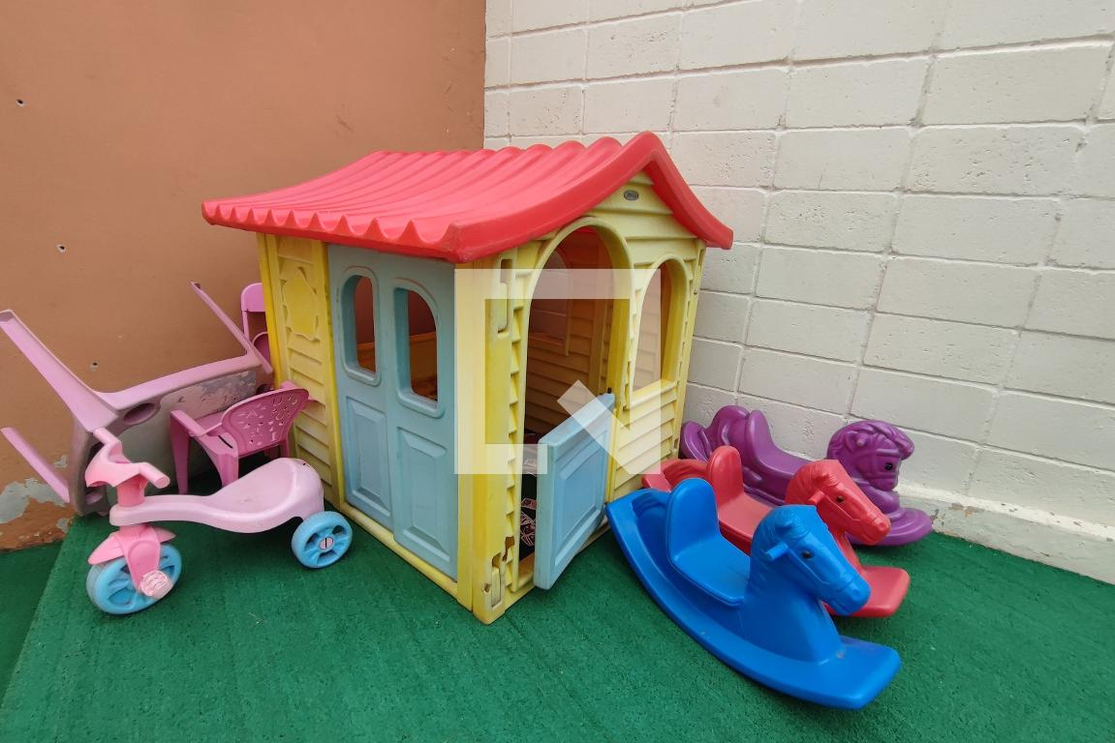 Playground - Vila Theca