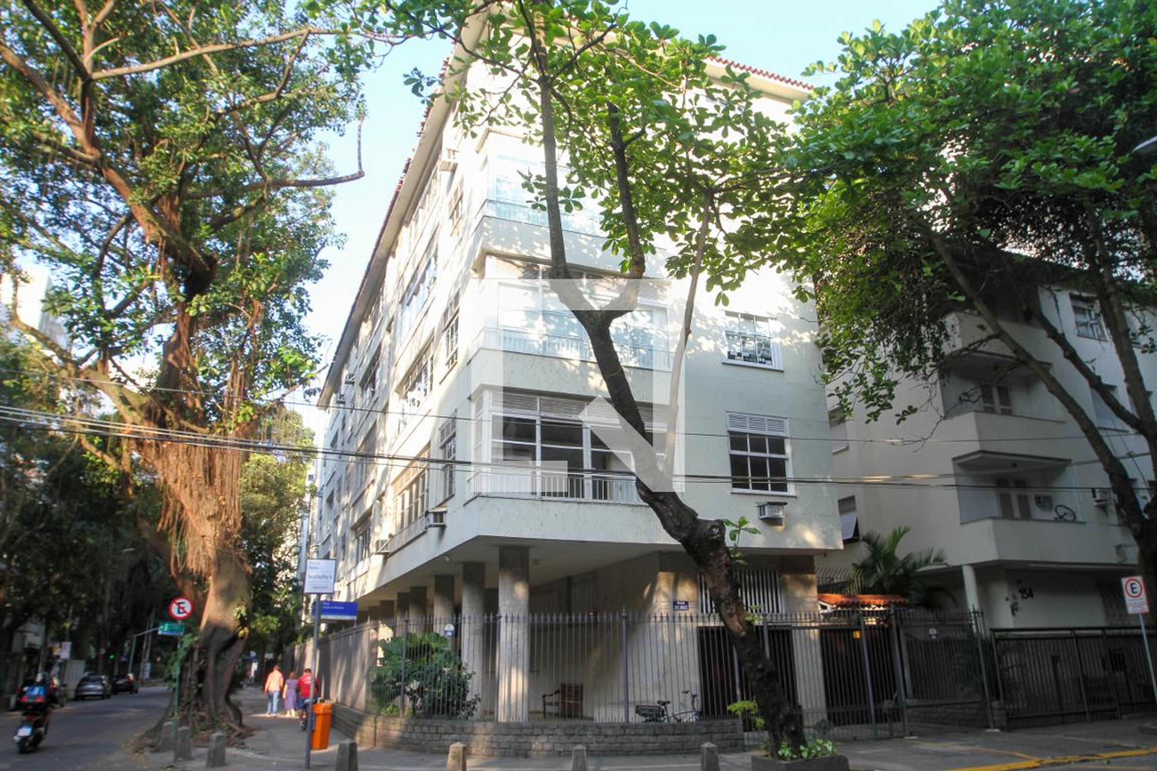 Fachada do Prédio Condomínio em Rua Humberto de Campos, 665