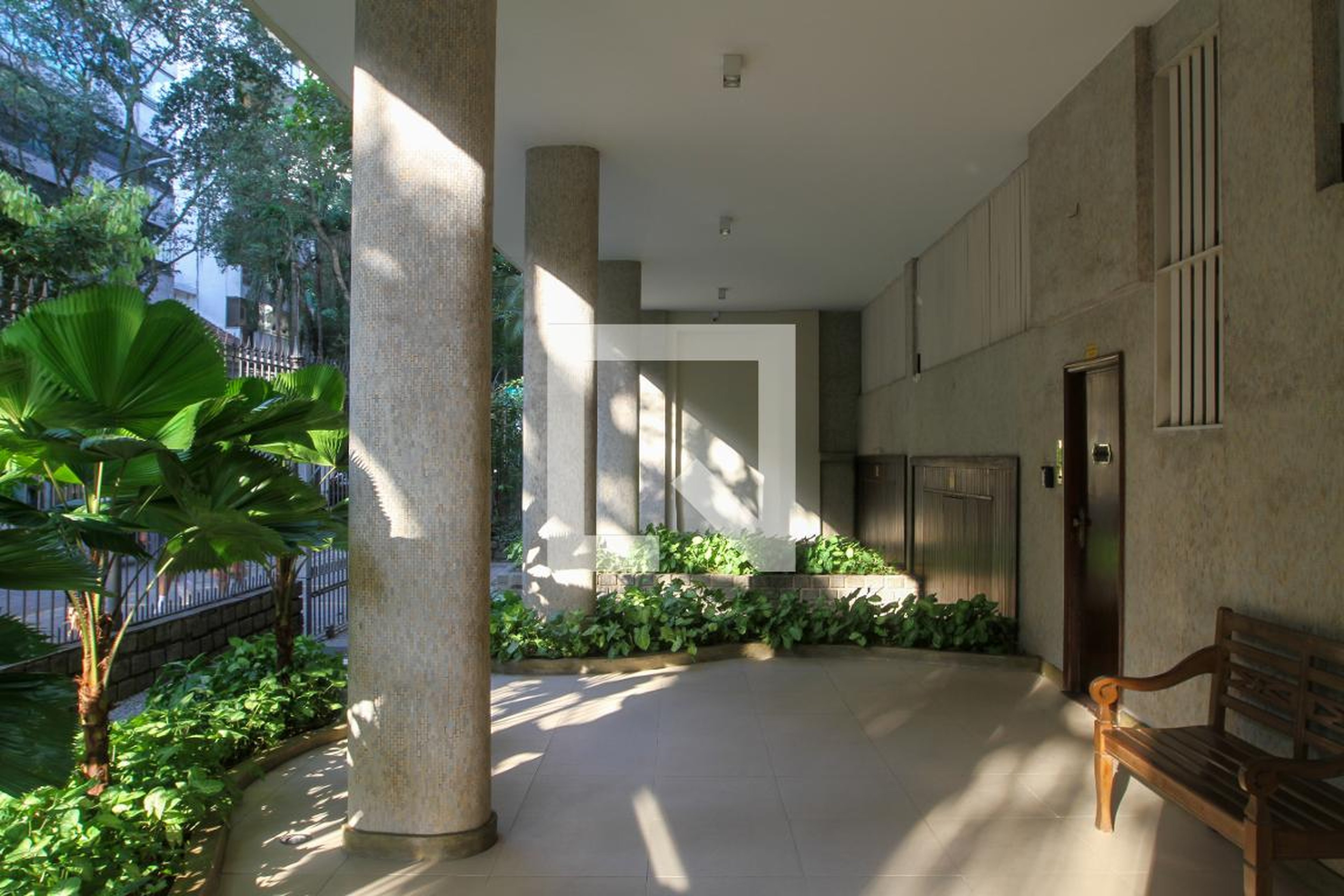 Entrada do Prédio - null