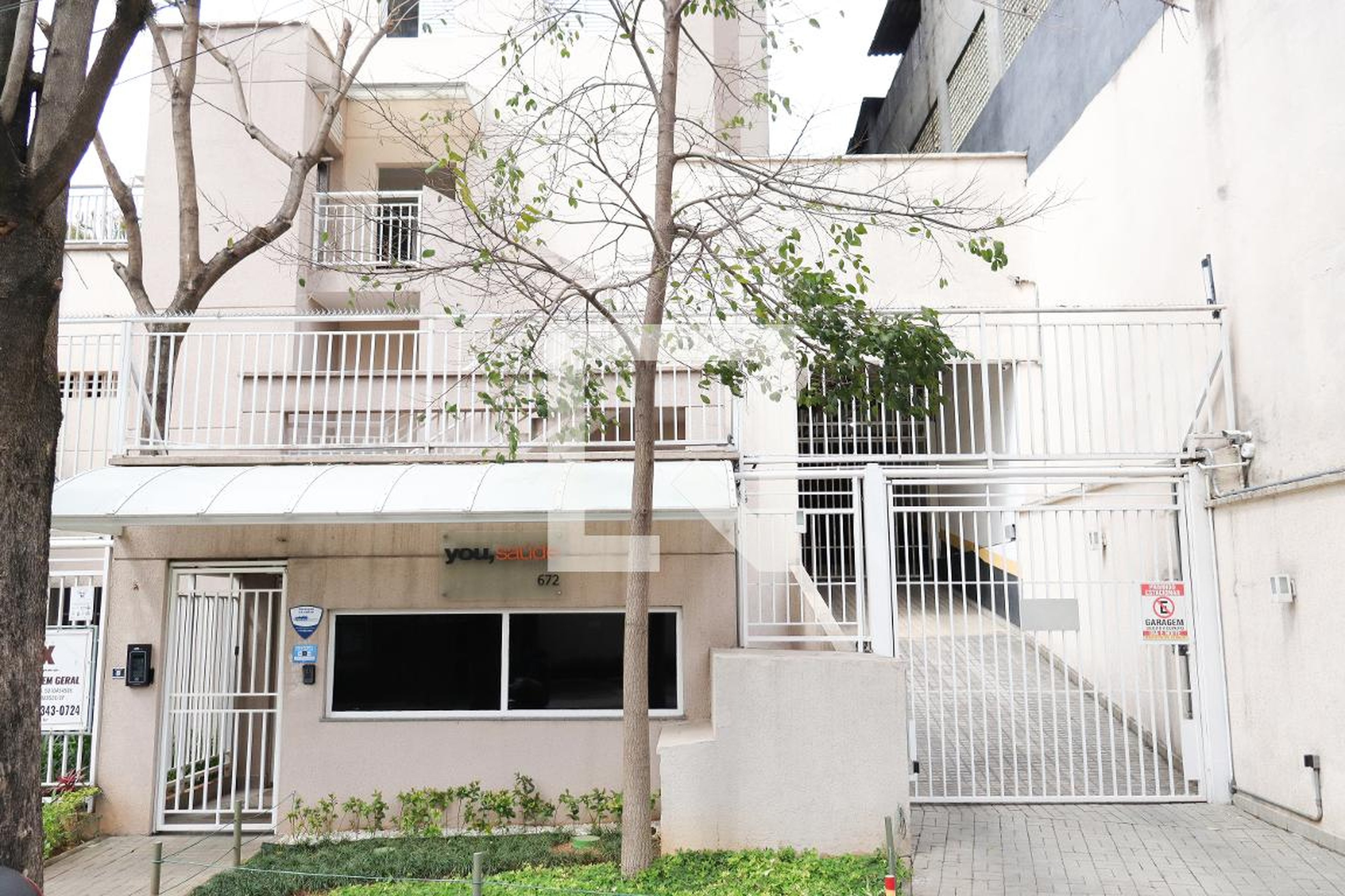 Fachada do Condomínio Condomínio You Saúde Estações