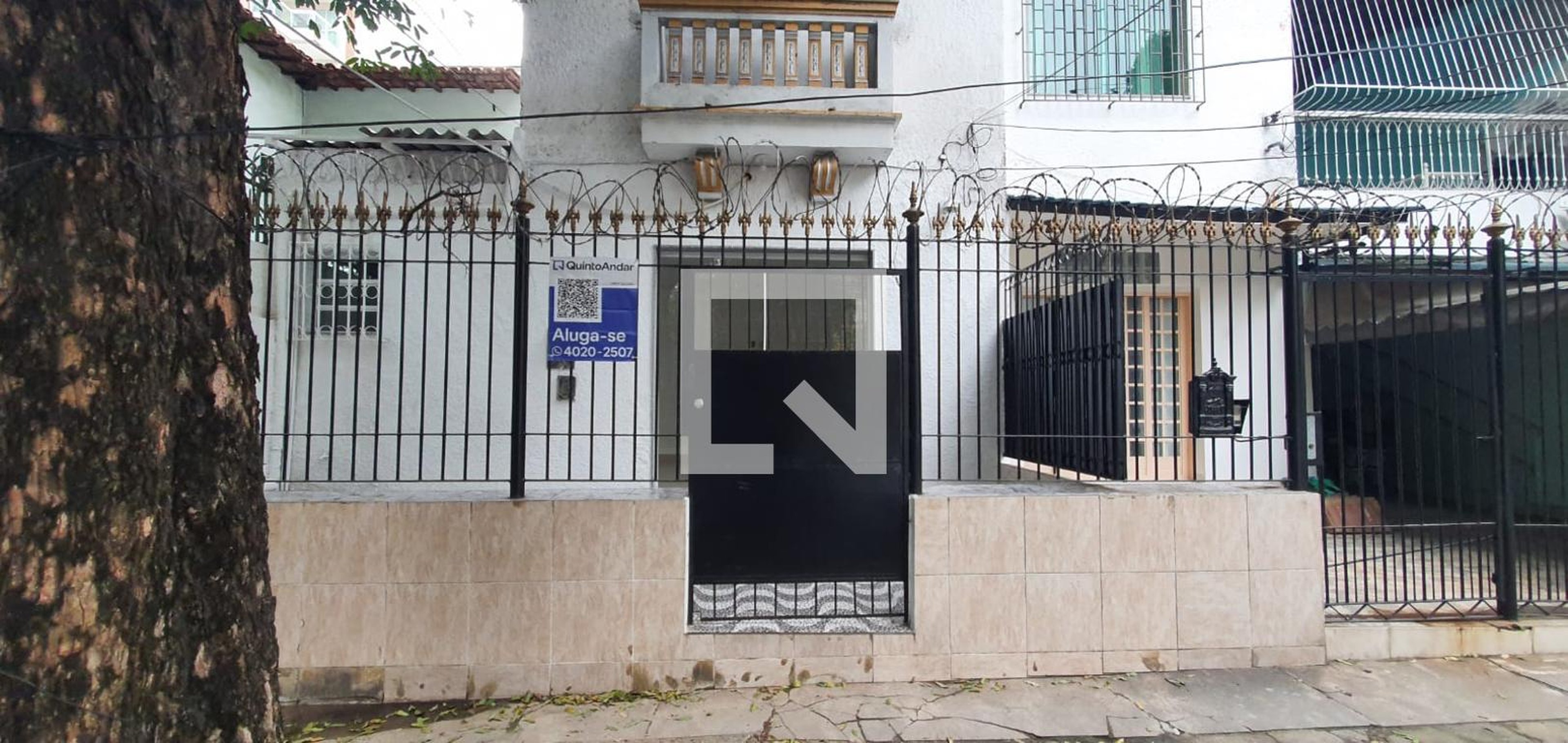 Fachada Condomínio em Rua Carmela Dutra, 56