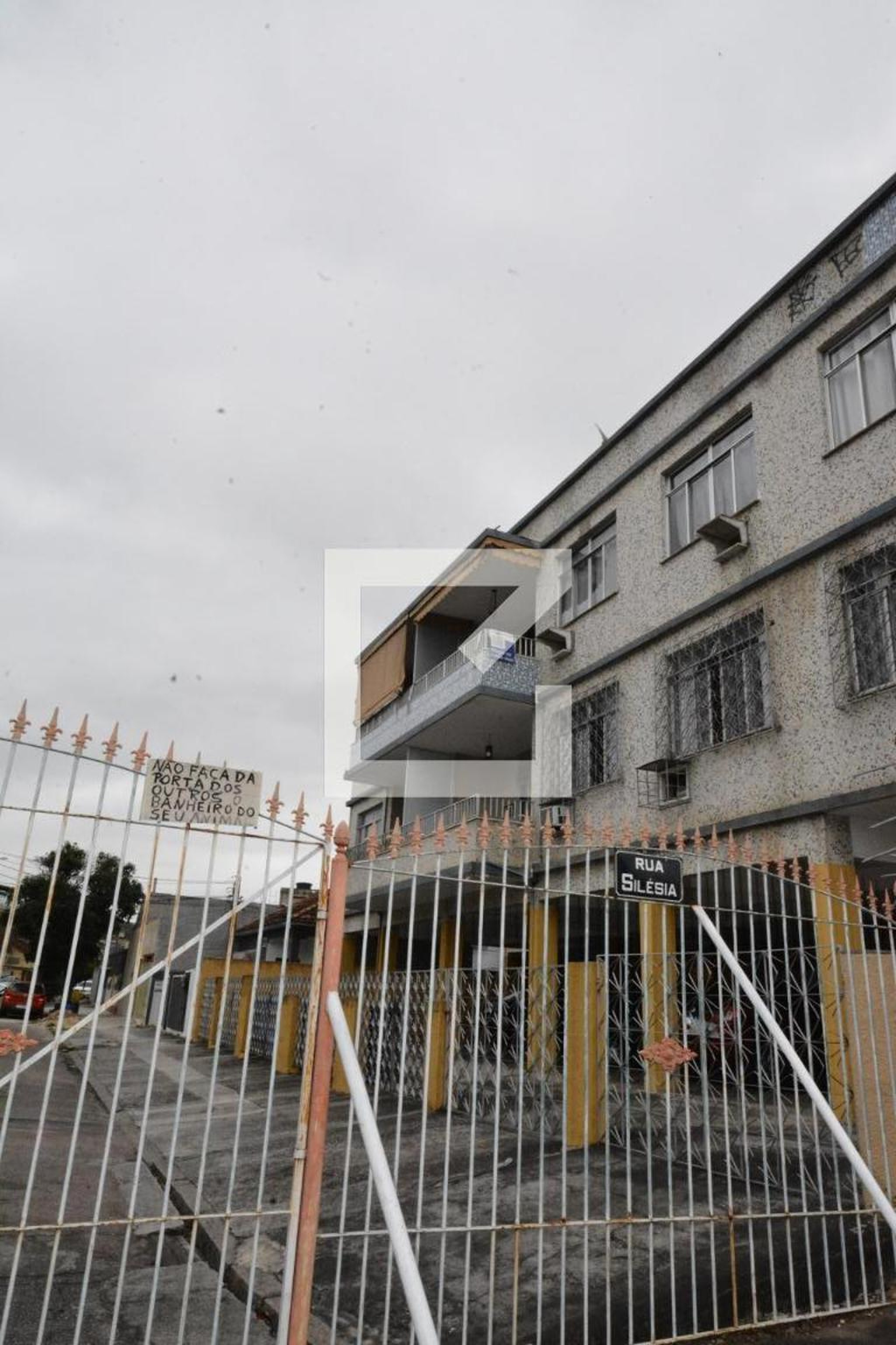 Fachada Condomínio em Estrada da Fontinha, 815