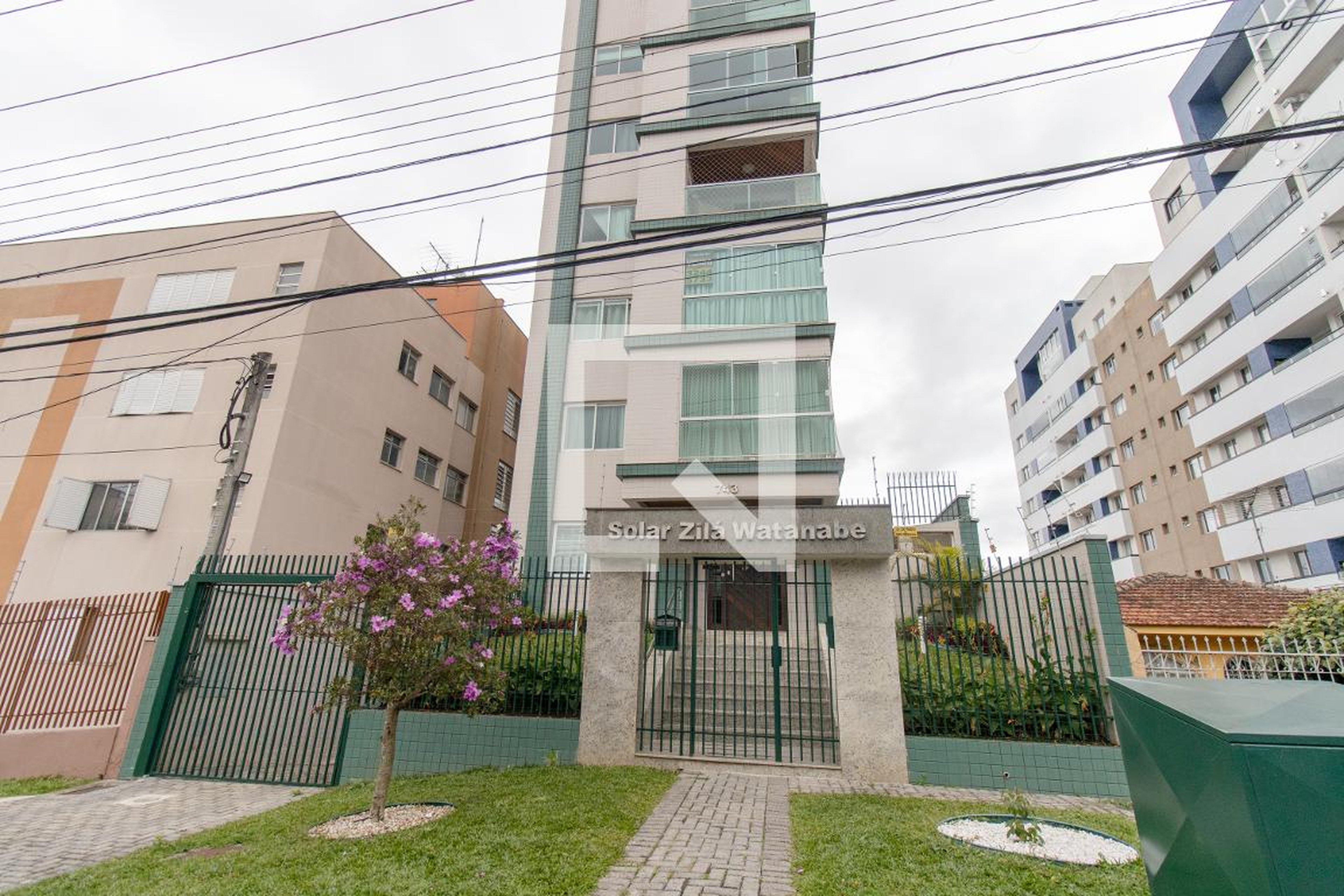 Fachada do Condomínio Edifício Solar Watanabe