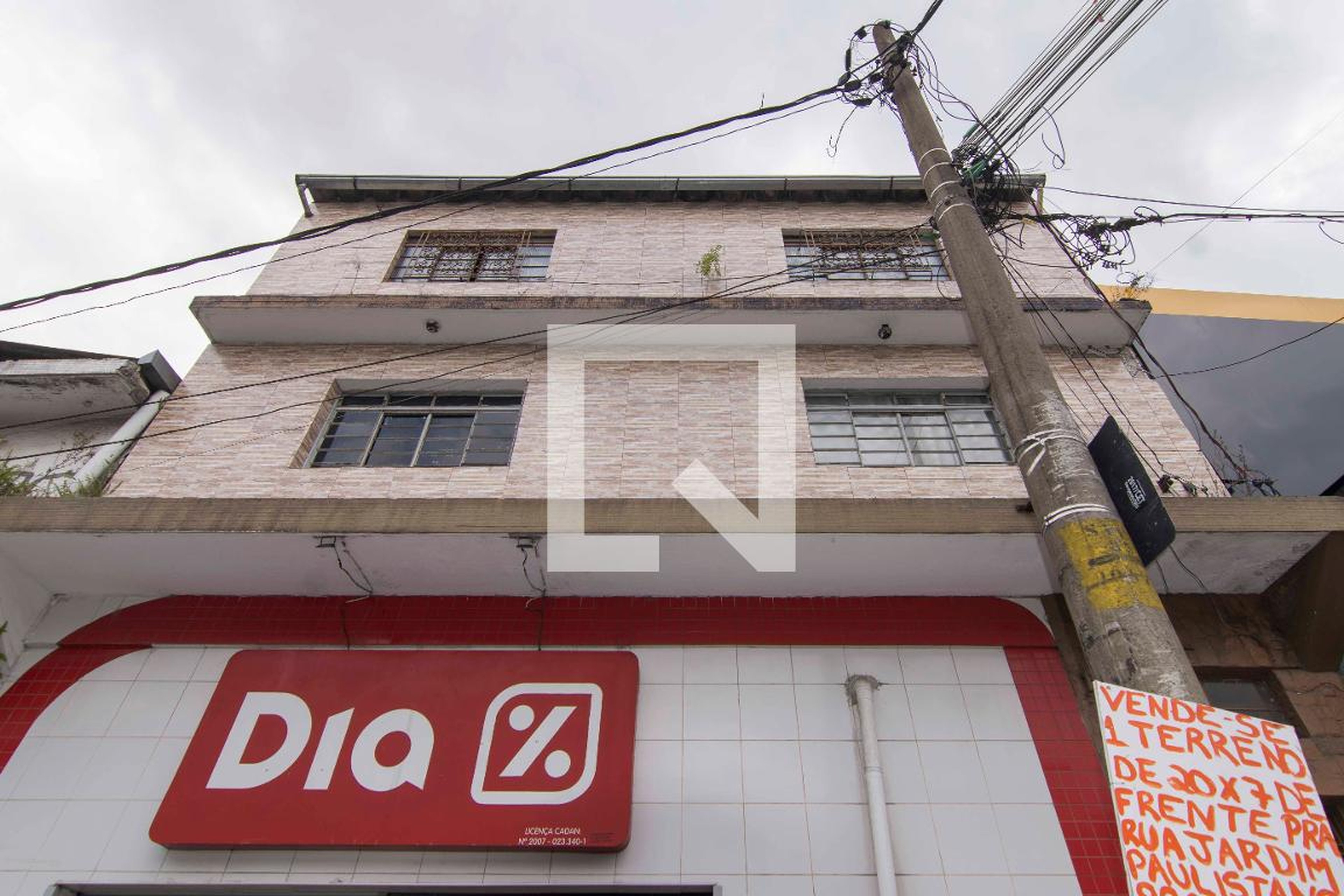 Fachada Condomínio em Rua Henry Charles Potel, 831