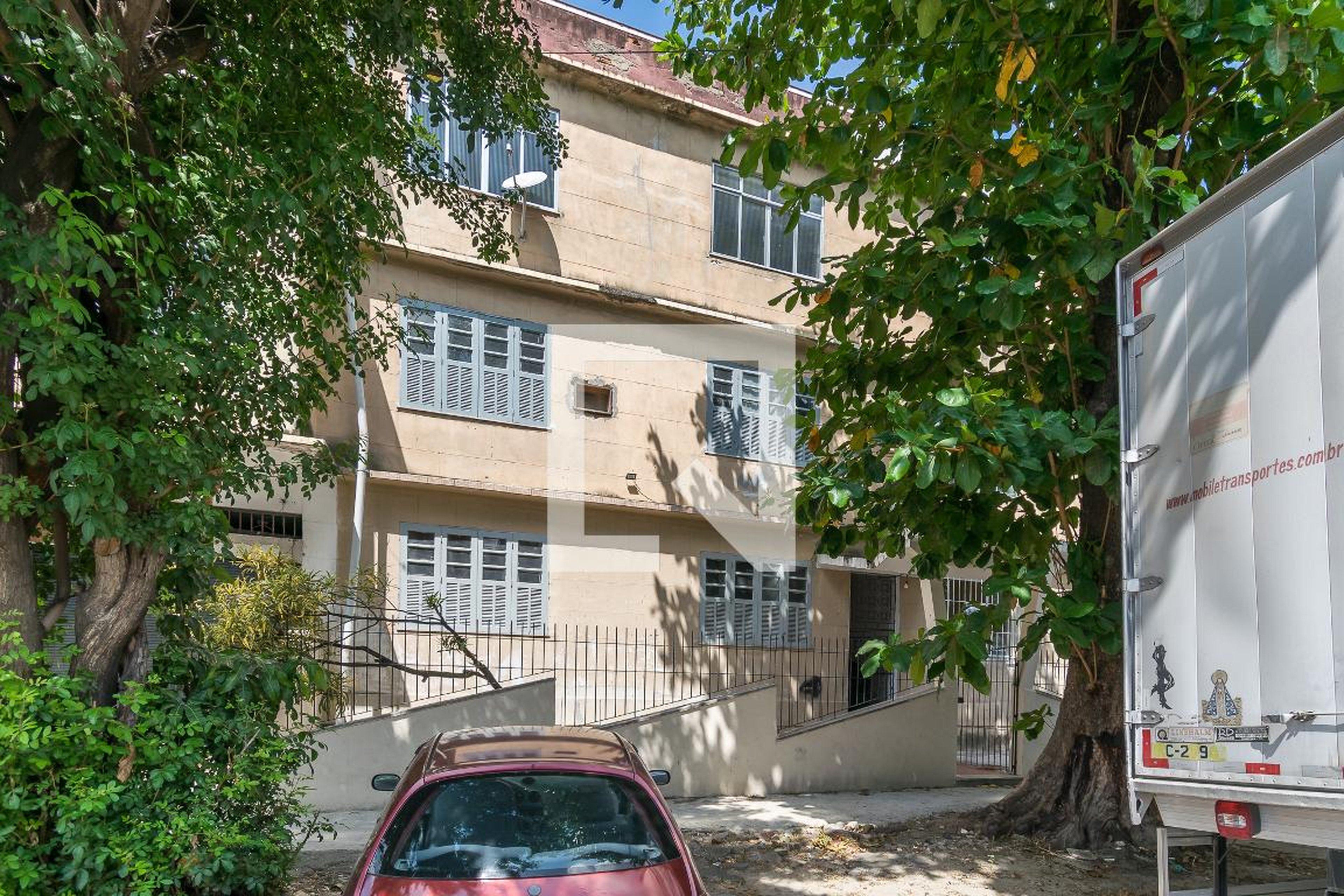 Fachada do Prédio Condomínio em Rua Capitão Cruz, 513