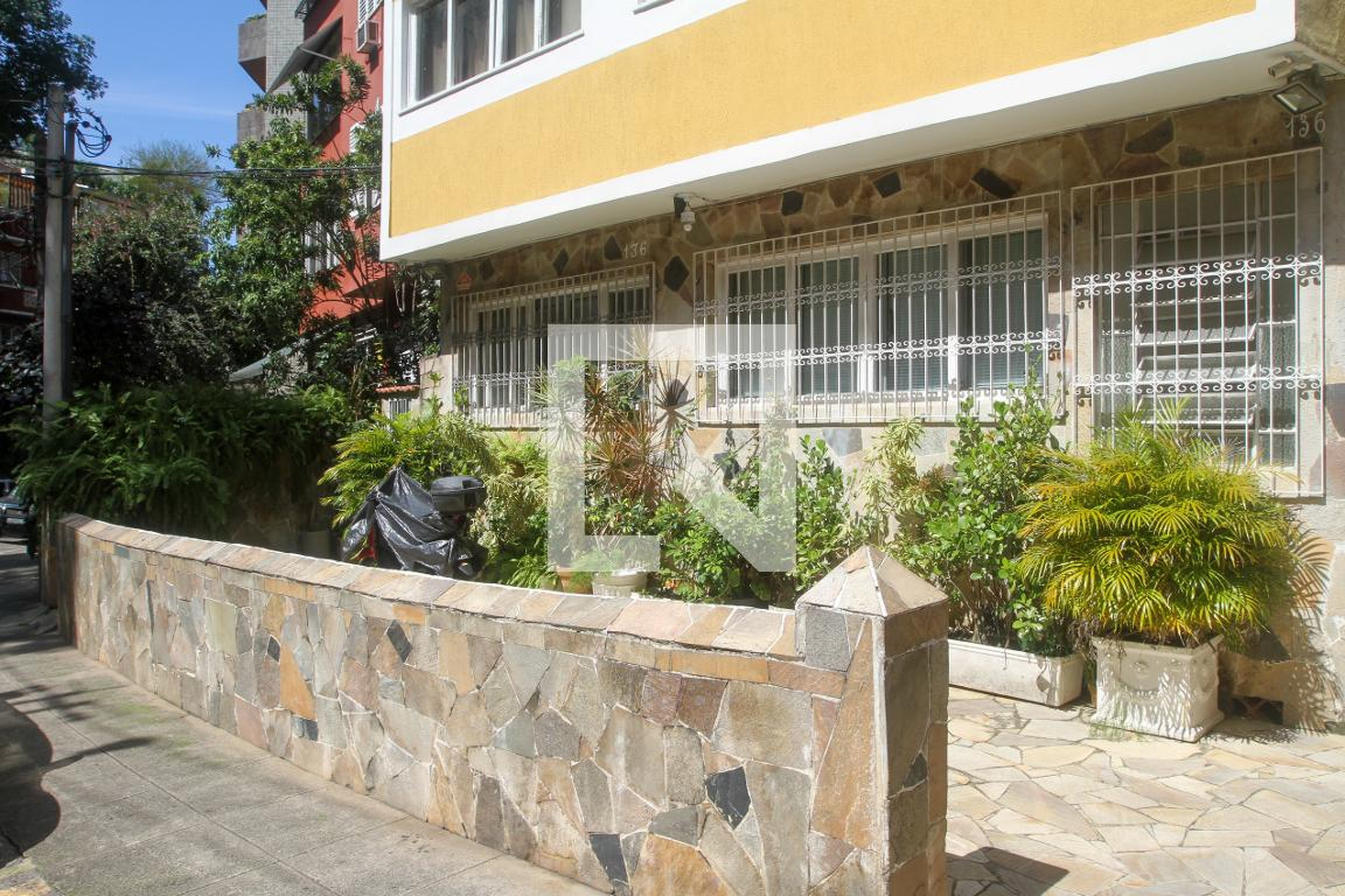 Entrada do Prédio - Edifício Flor do Ype