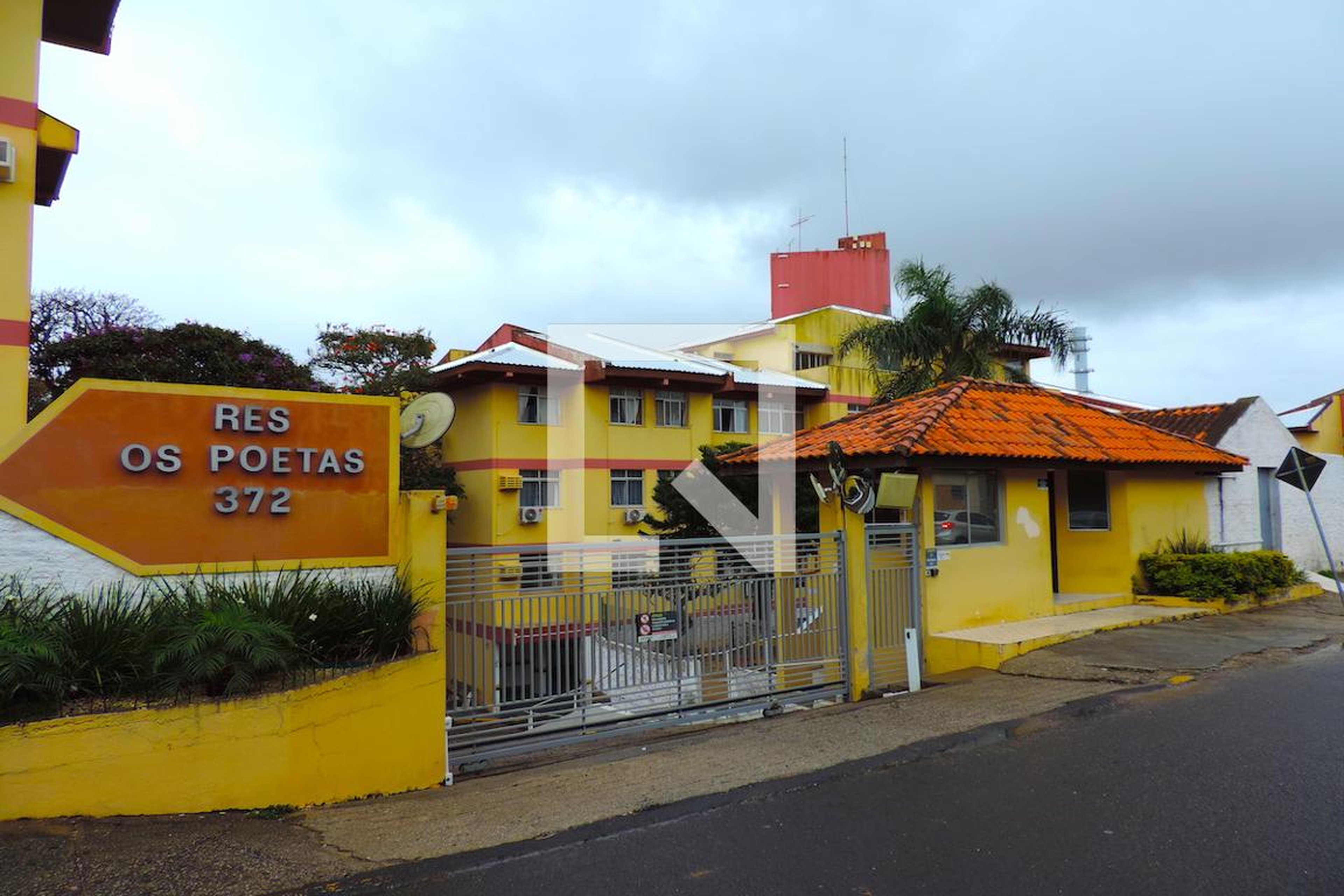 Fachada Condomínio Os Poetas