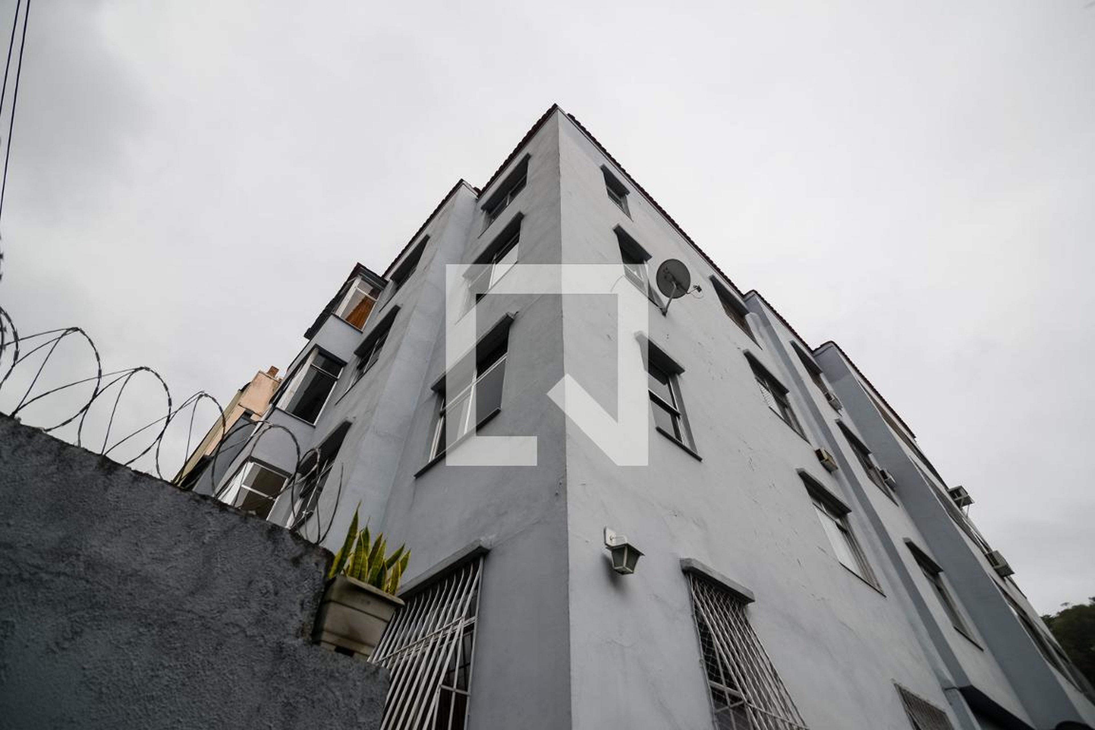 Fachada Condomínio em Rua Conde de Bonfim, 1112