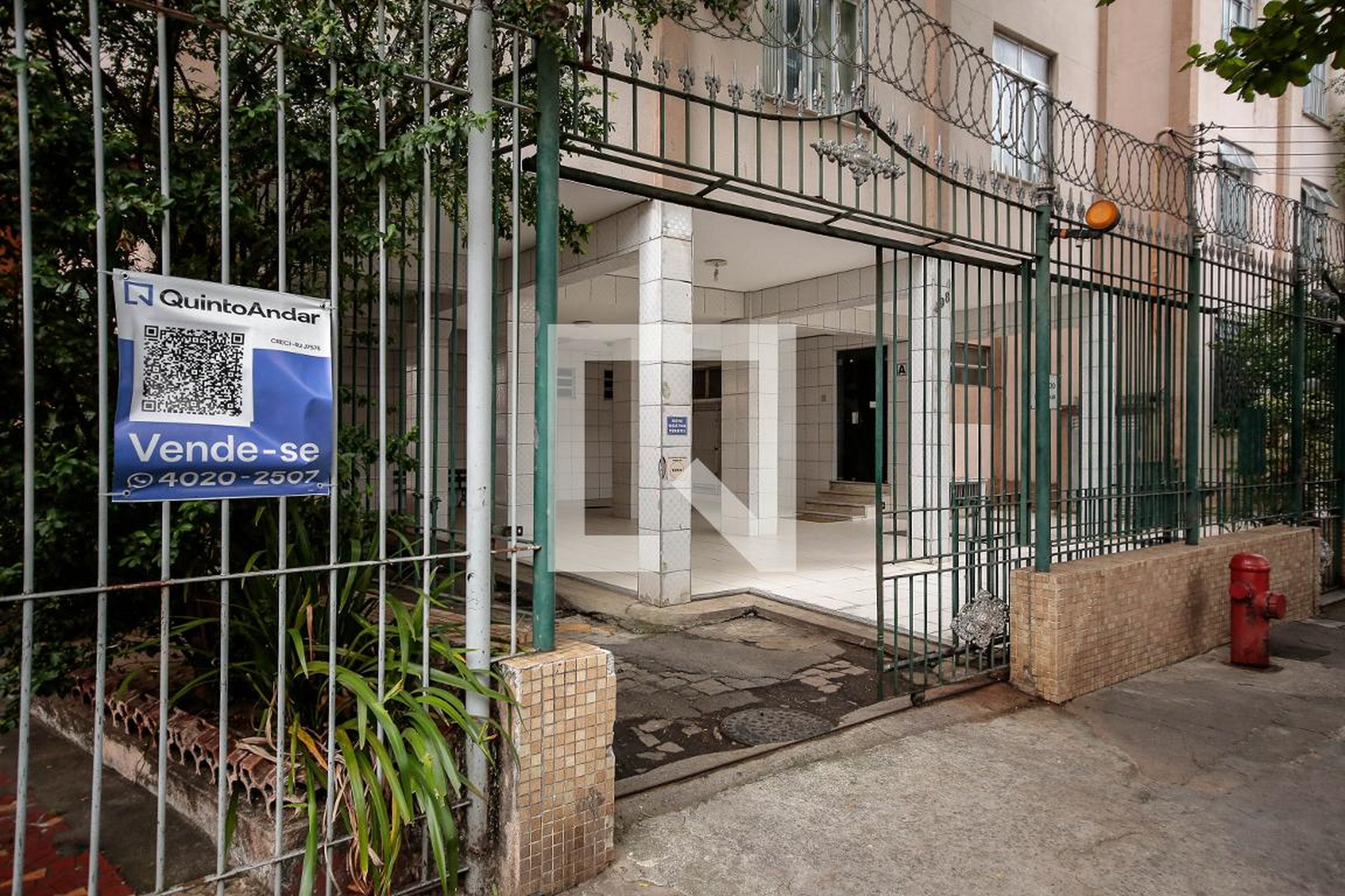 Fachada Condomínio em Rua Padre Ildefonso Penalba, 498