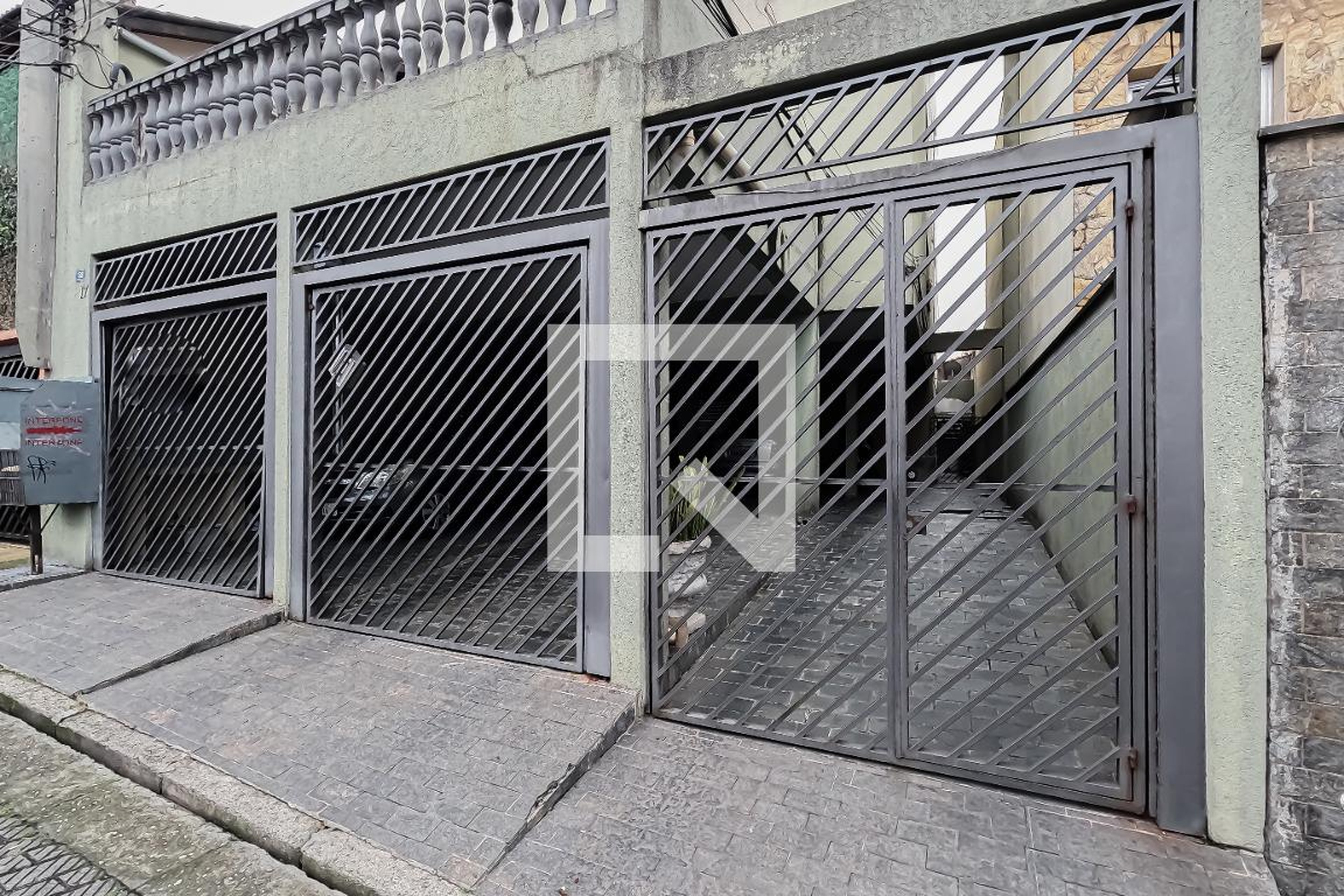 Fachada do Prédio Condomínio em Rua Murutinga do Sul, 138