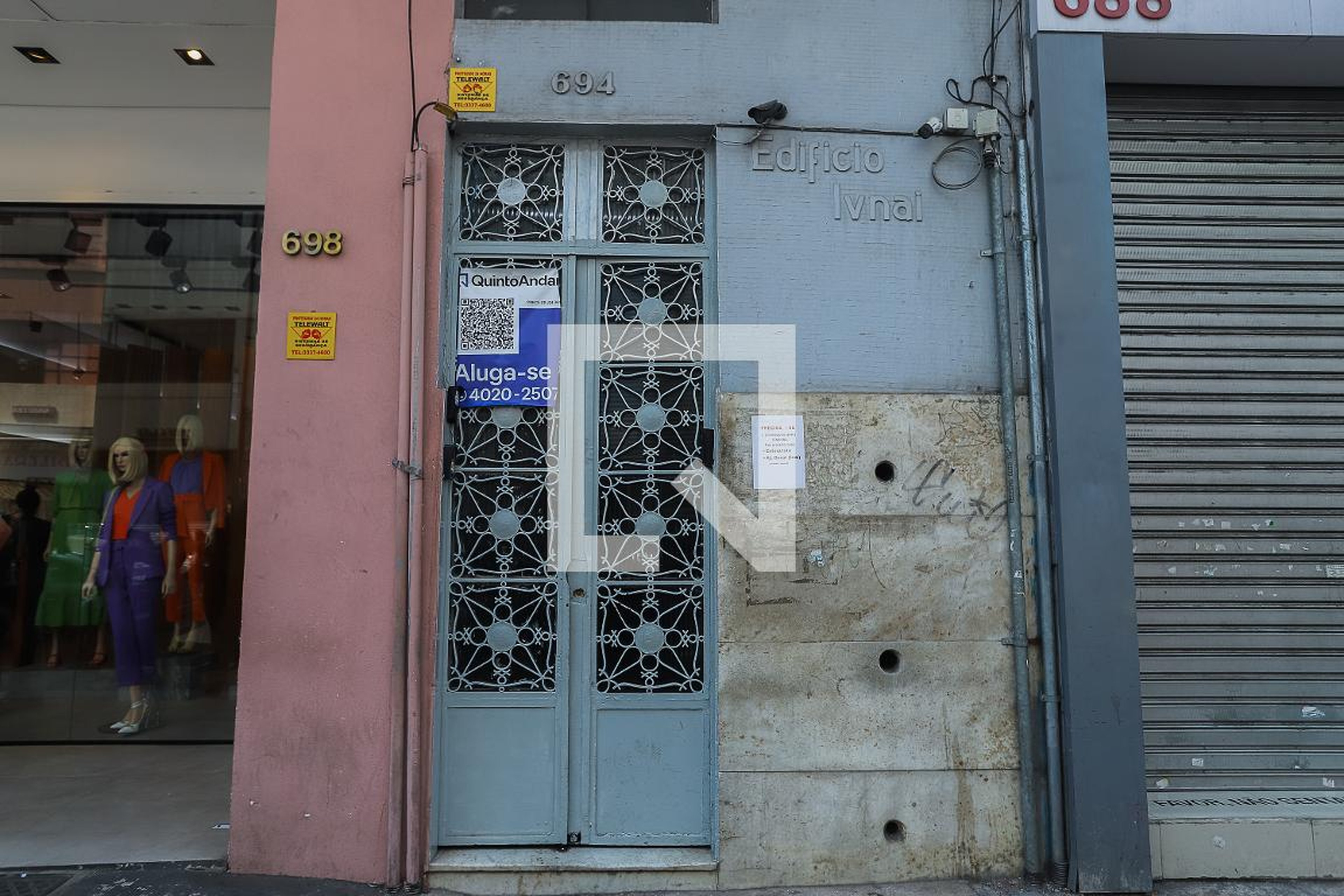 Fachada Condomínio em Rua José Paulino, 654