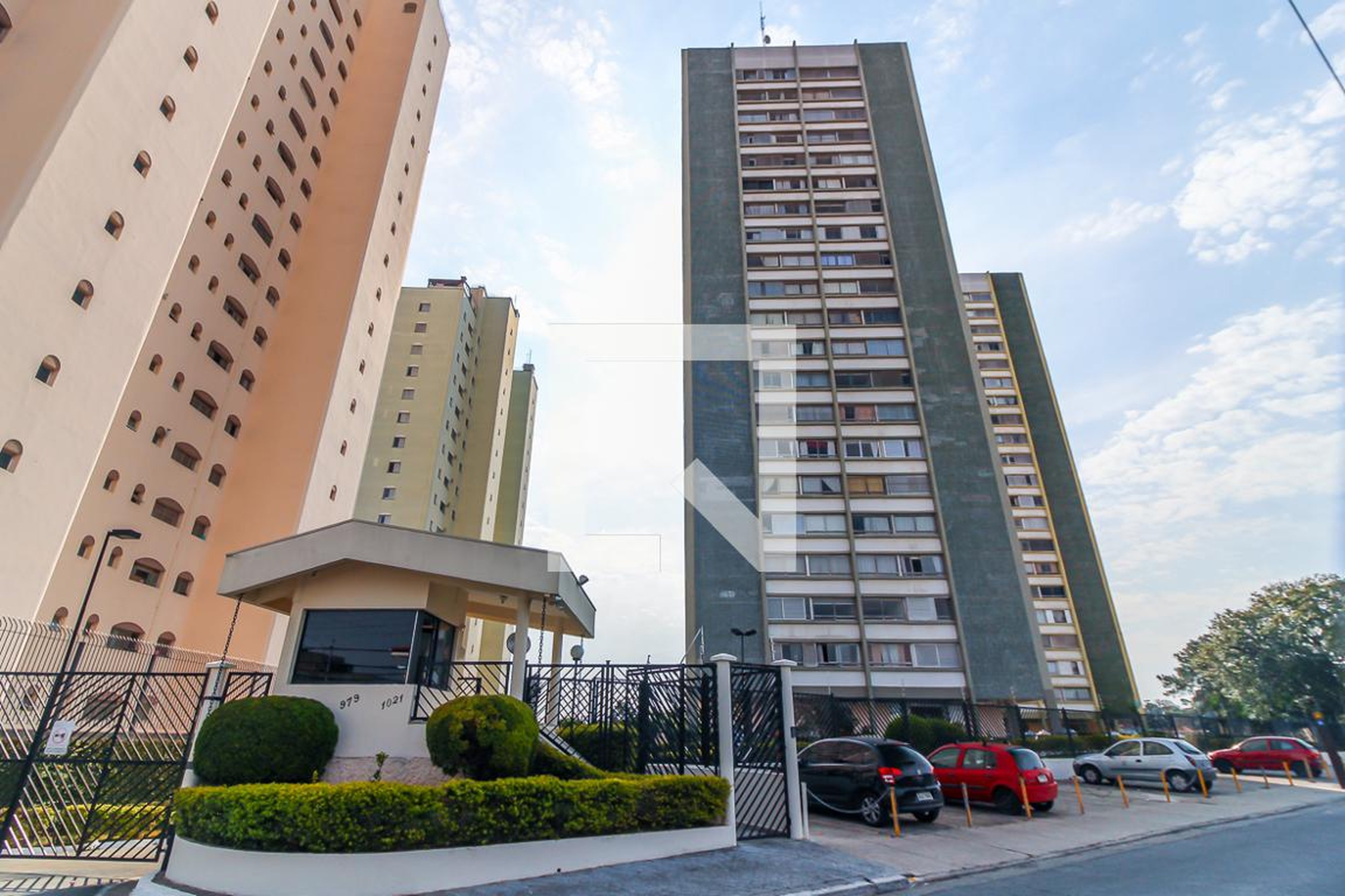 Fachada do Condomínio Condomínio Carolina