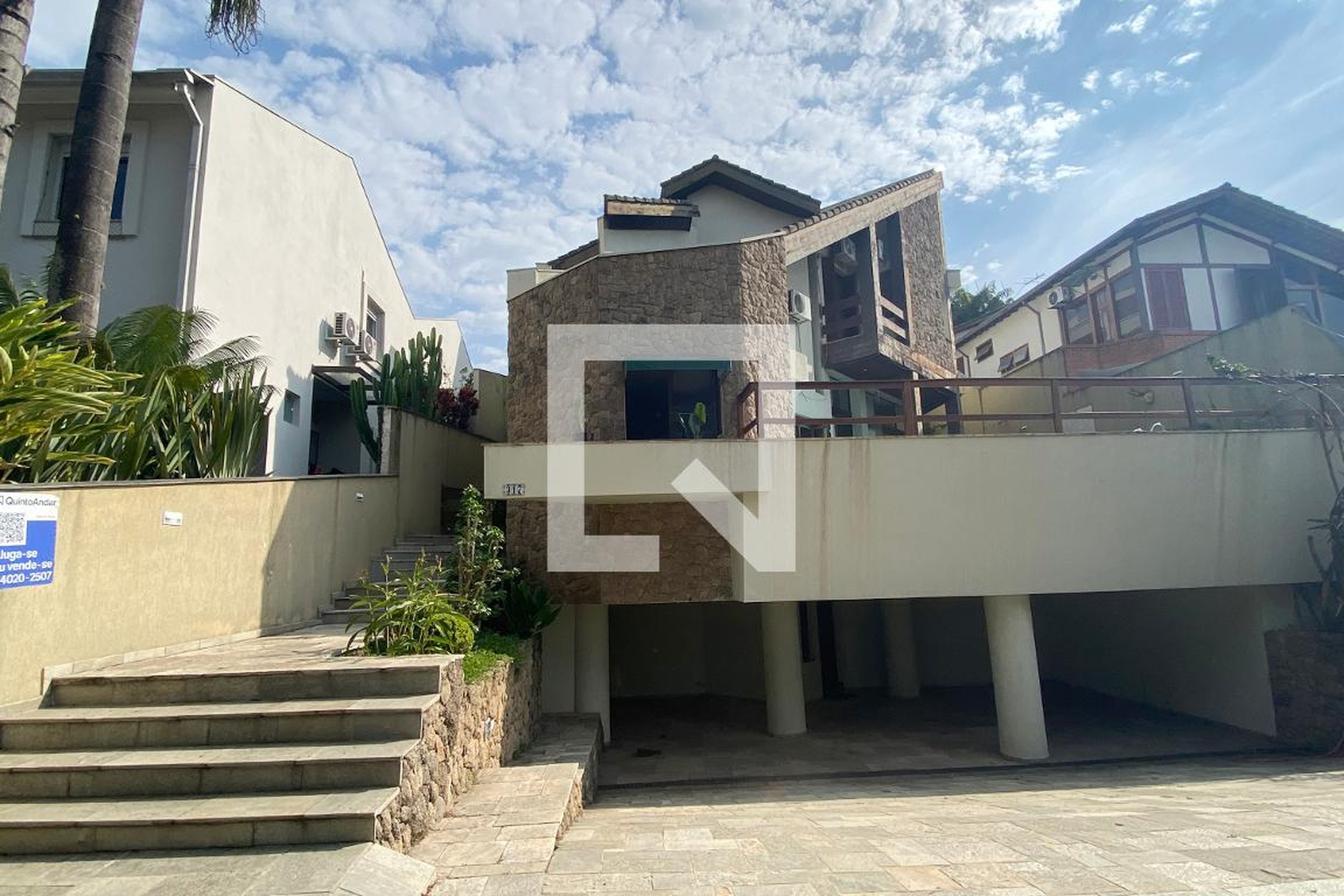 Fachada Condomínio em Alameda Luxemburgo, 317