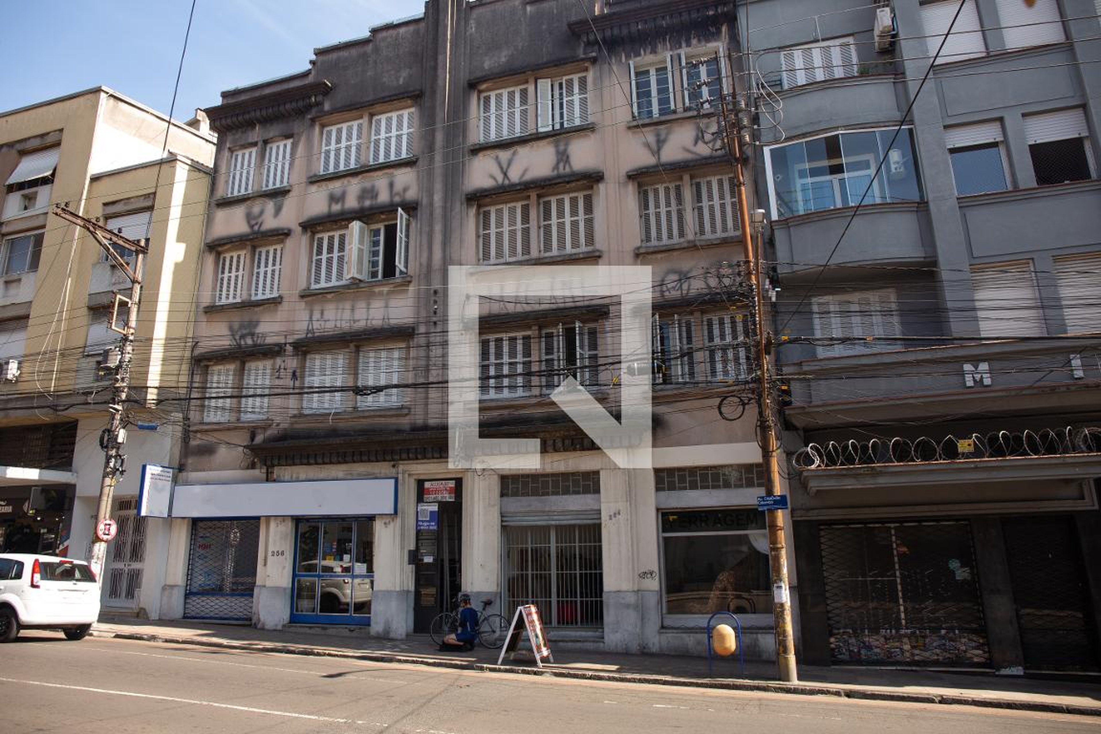 Fachada do Prédio Condomínio em Avenida Cristóvão Colombo, 260