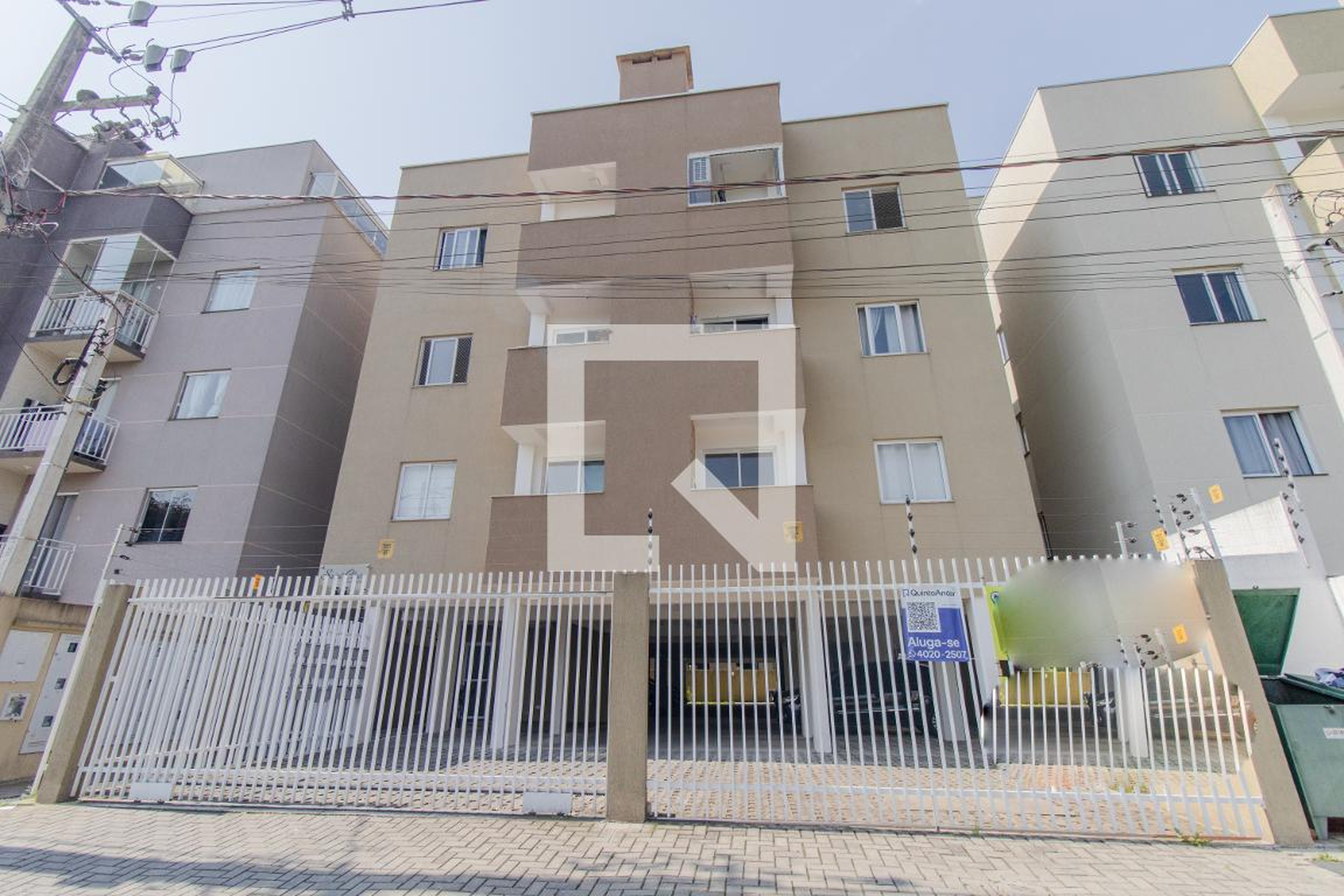 Fachada do Condomínio Condomínio em Rua Cláudio Luiz Guras Junior, 55