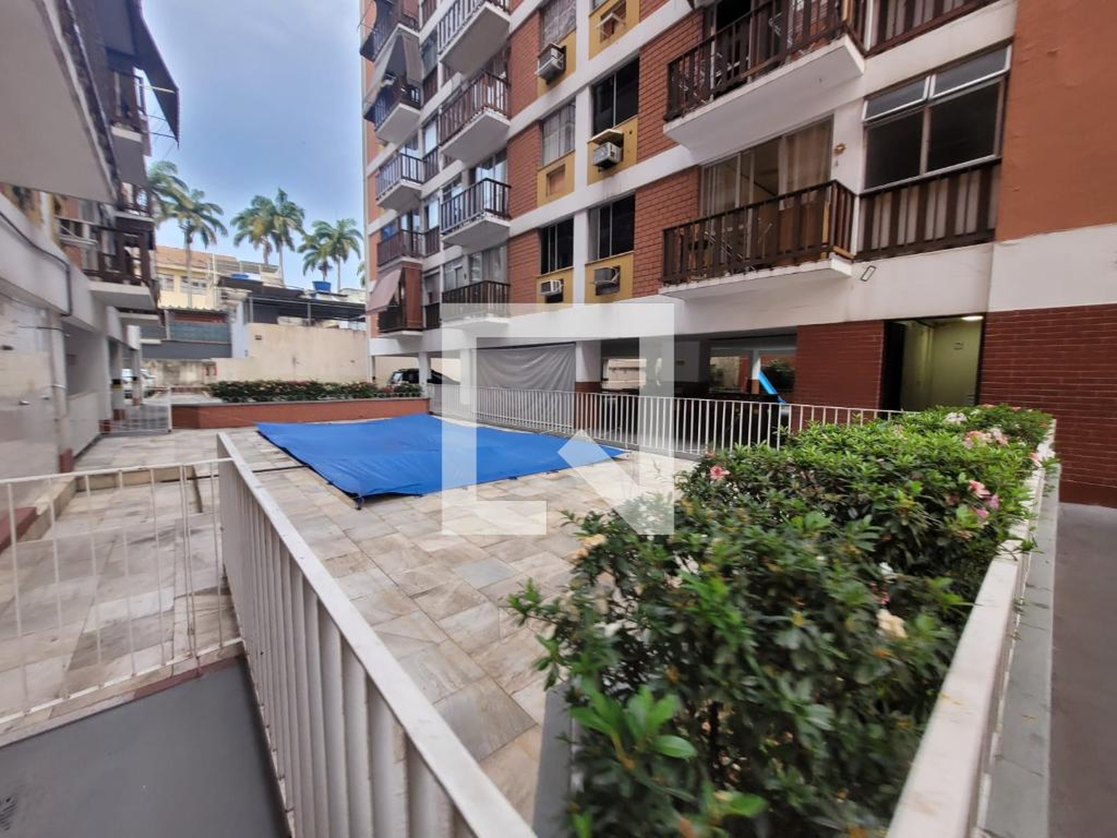 Piscina - Edifício Palmeira da Penha