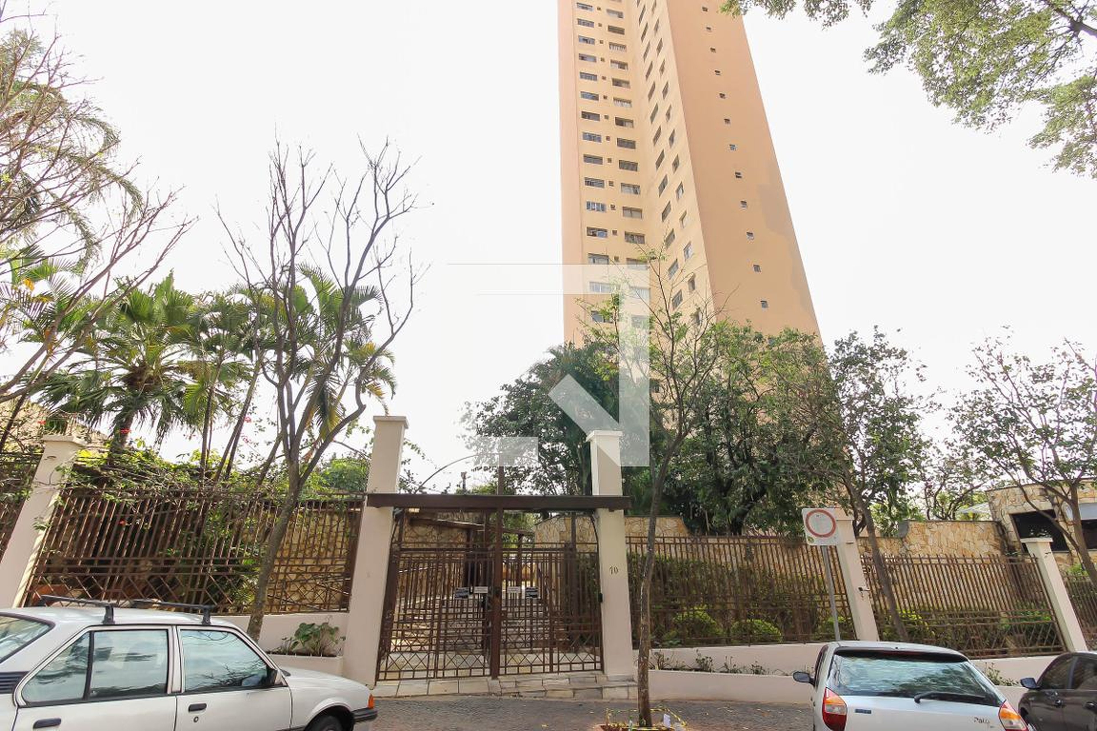 Fachada do Prédio Condomínio Verona