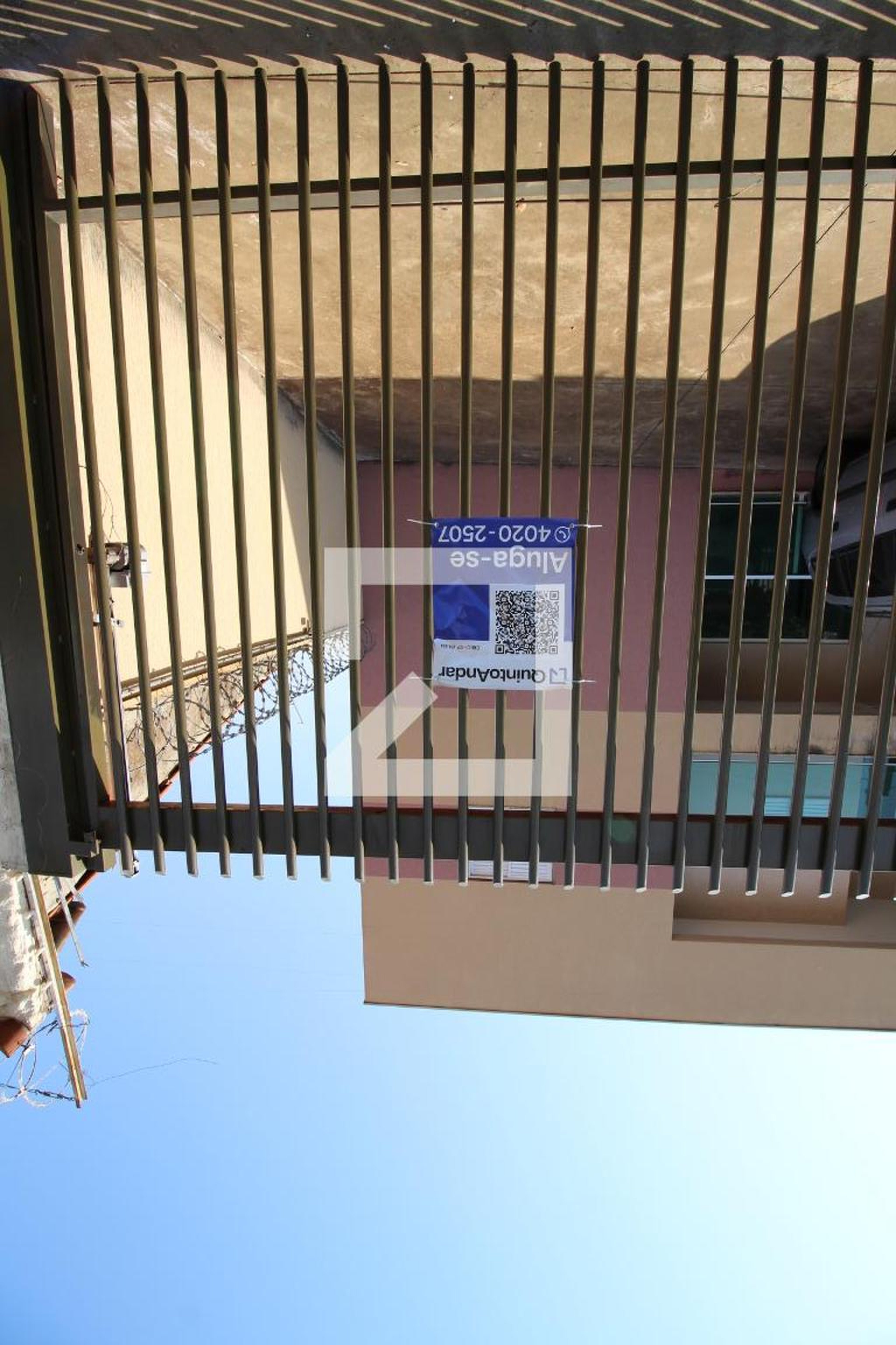 Fachada Condomínio em Rua Elvira Fanini Casadio, 184