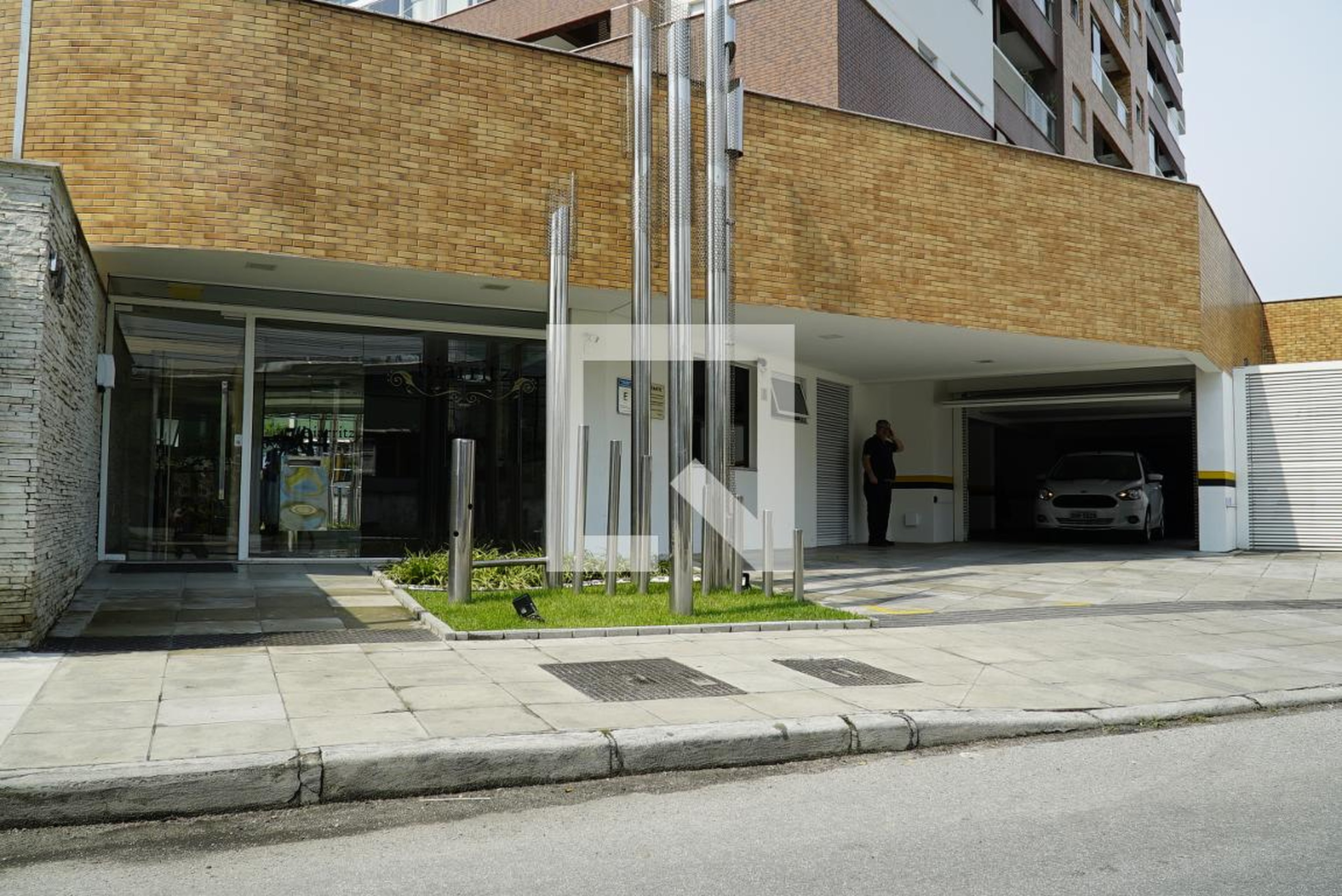 Fachada Condomínio Biarritz Residence