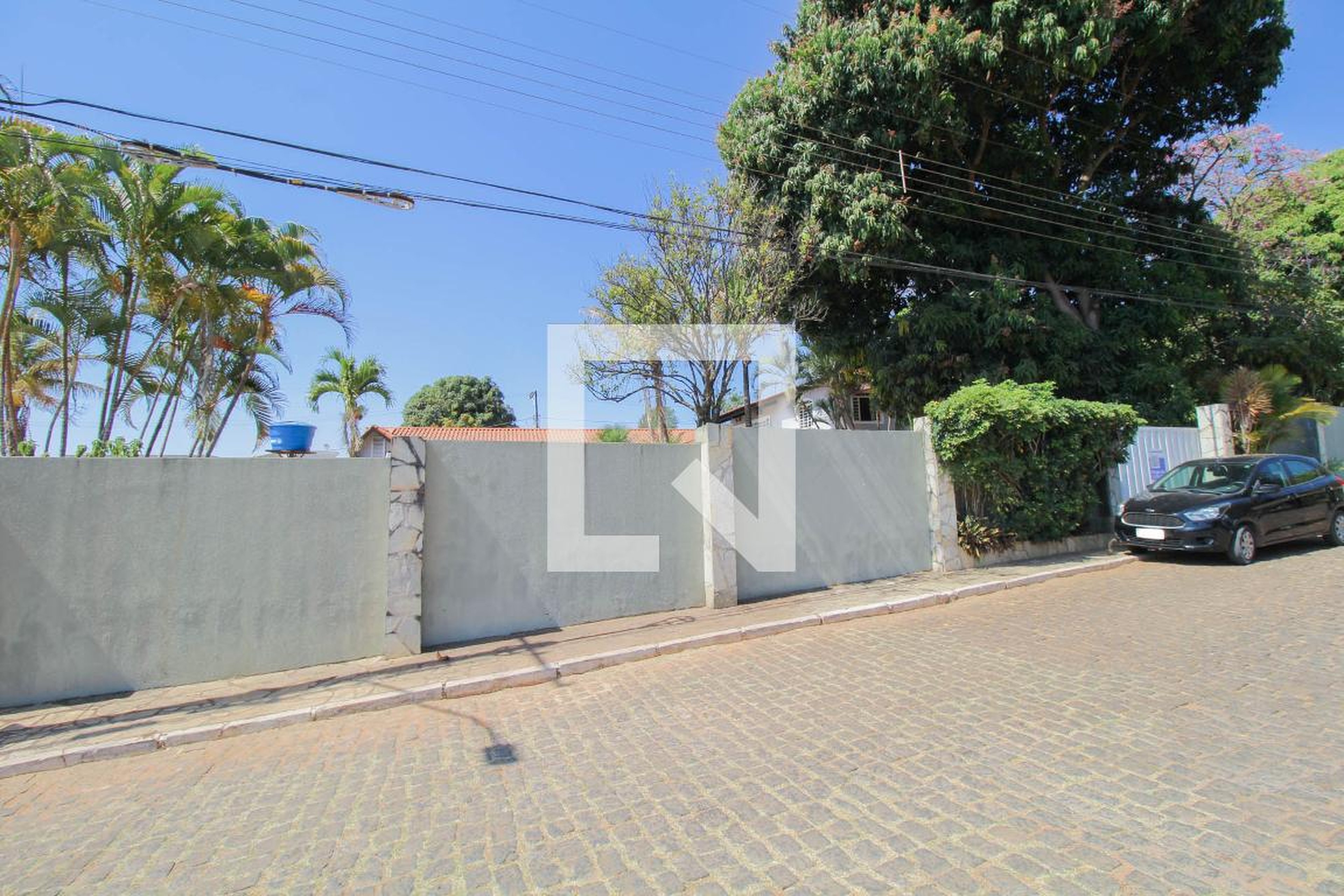 Fachada Condomínio em DF-150, 1