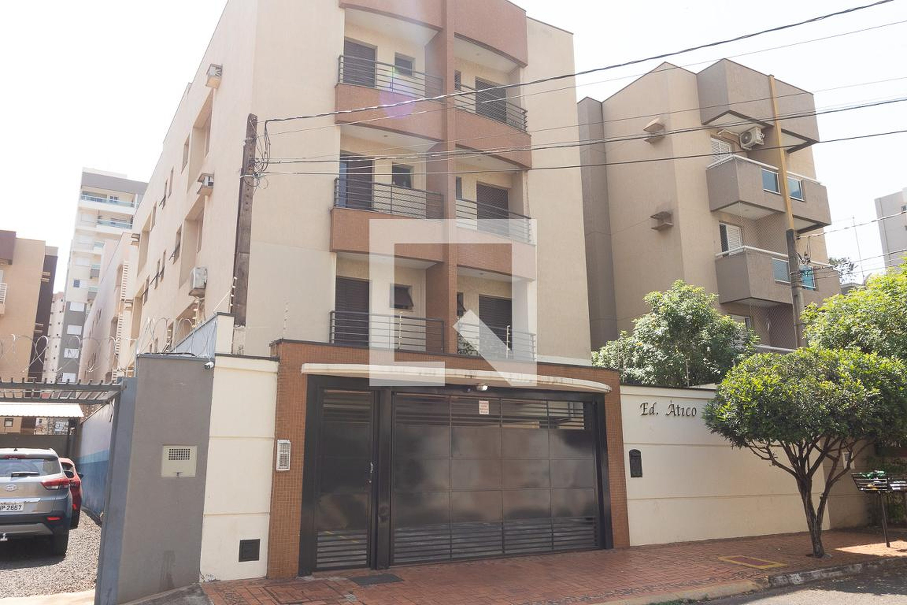 Fachada Condomínio em Rua João Perone, 205