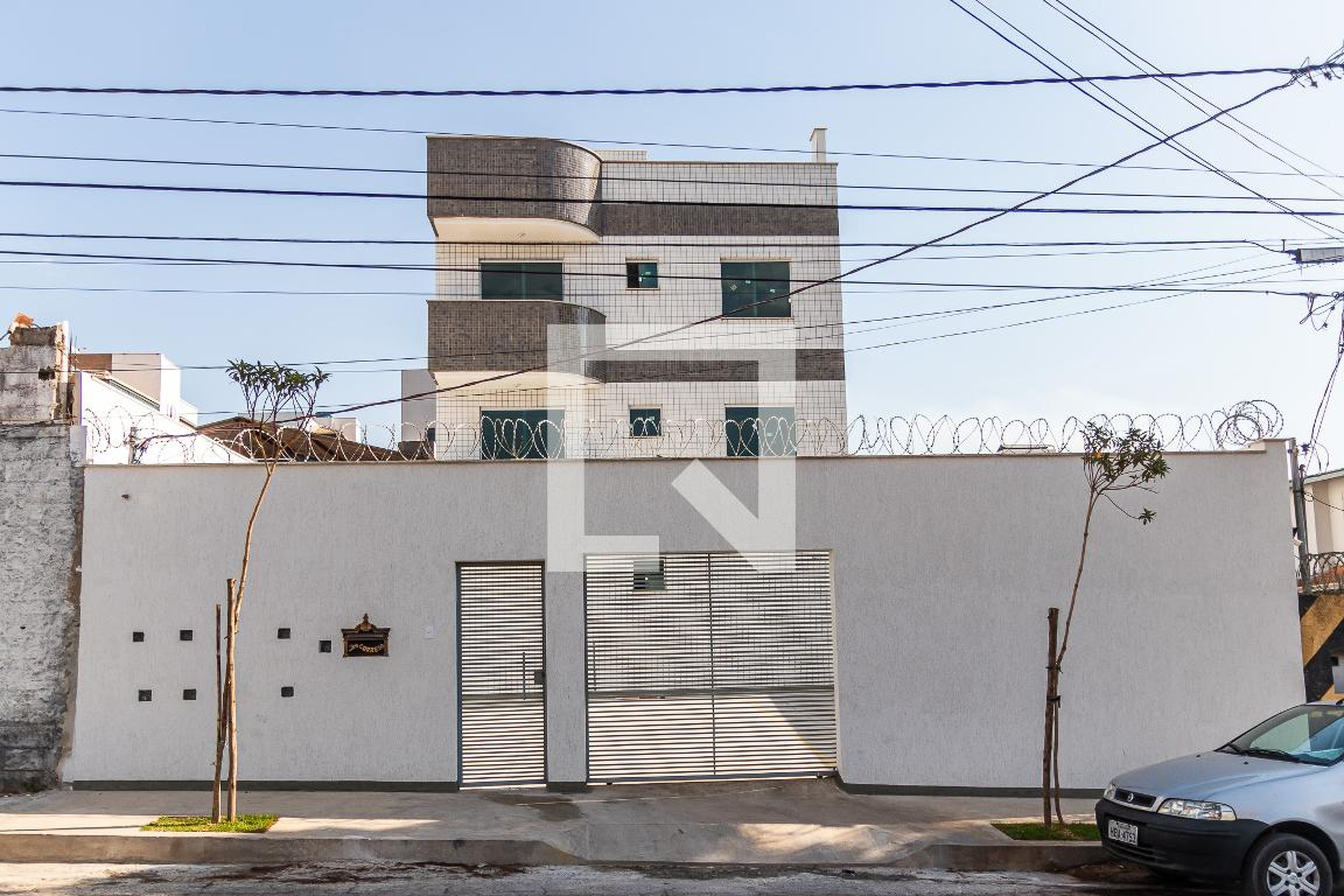 Fachada Condomínio em Rua Jornalista Waldir Lau, 274