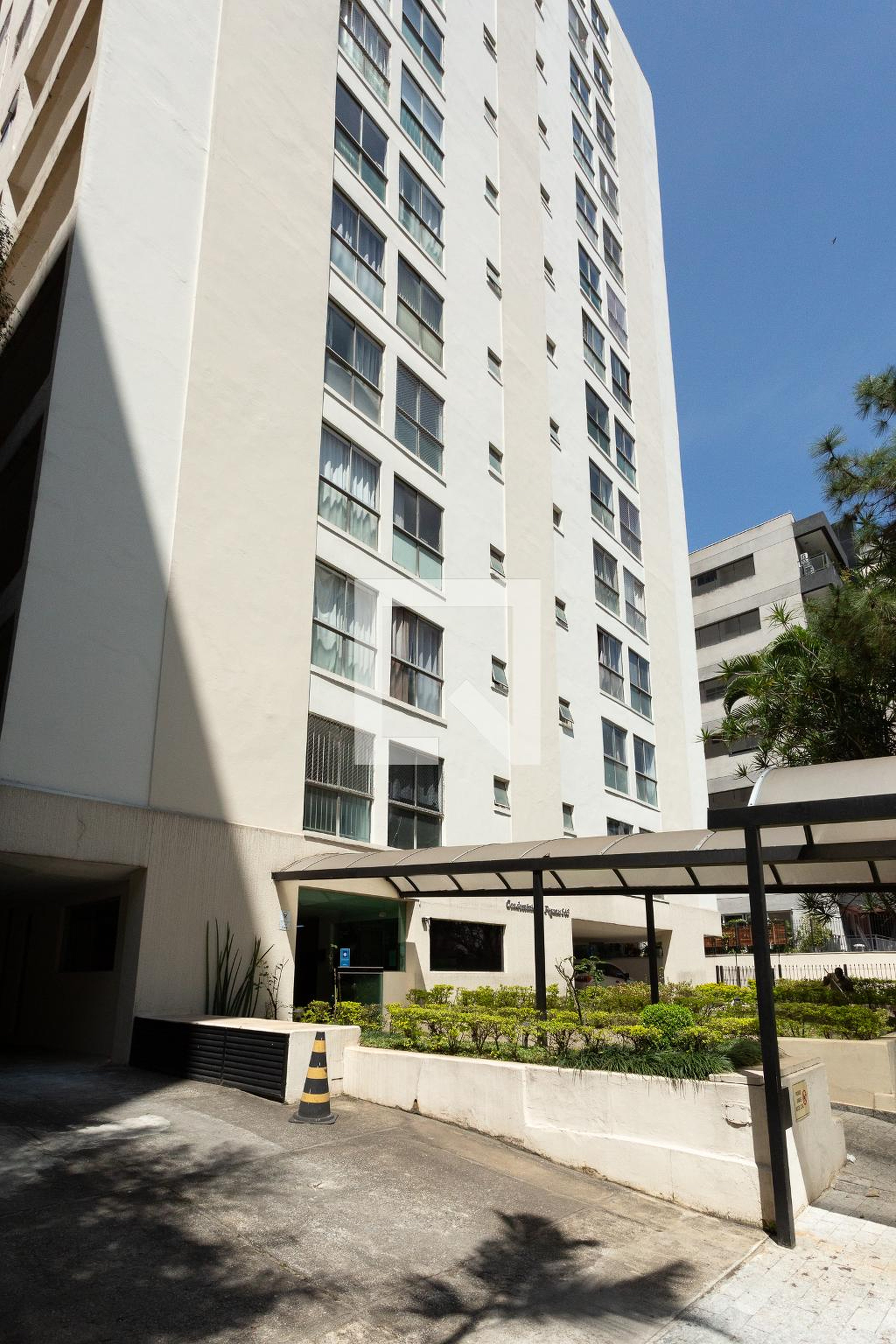 Fachada do Condomínio Edifício Pegasus