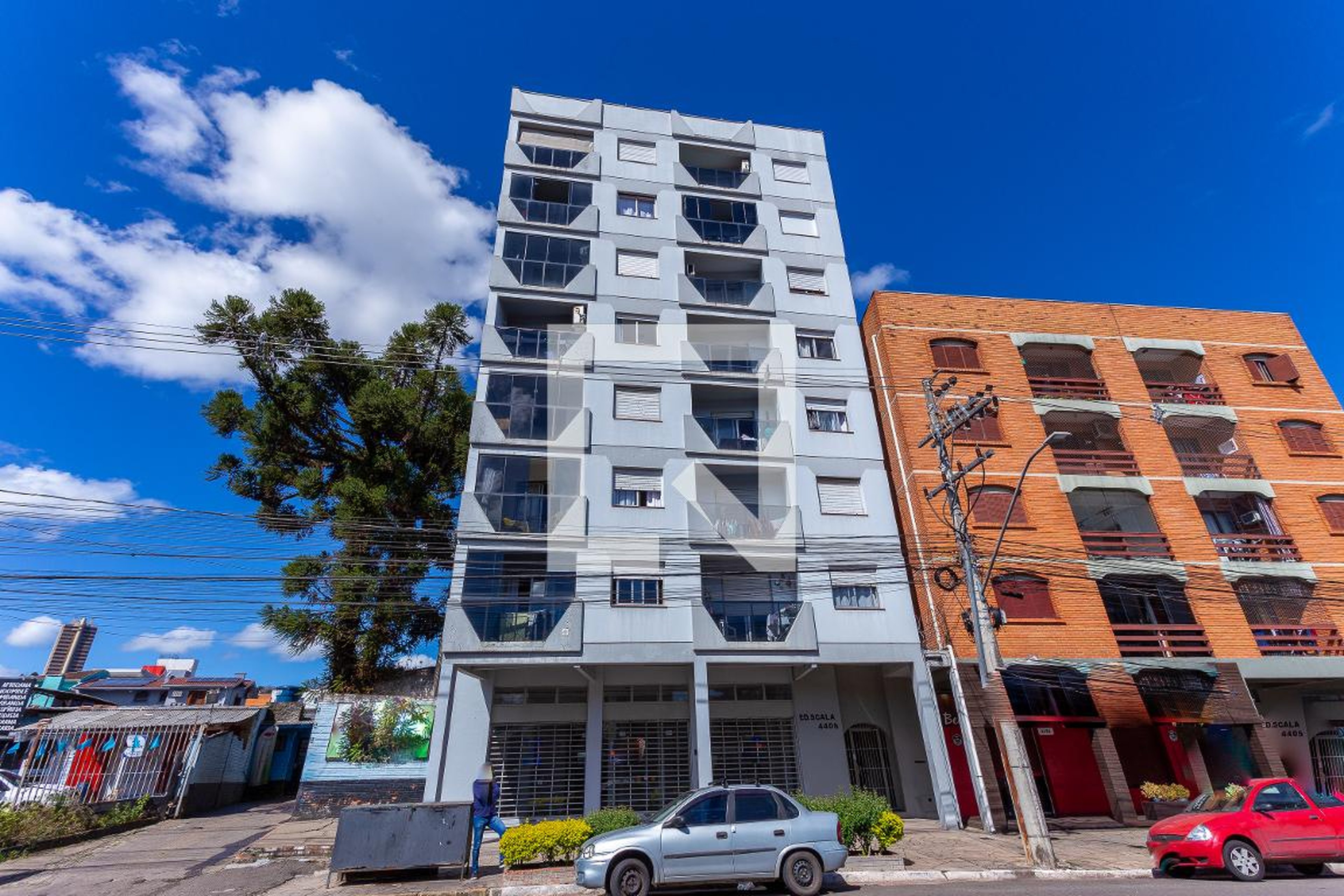 Fachada do Condomínio Condomínio Scala