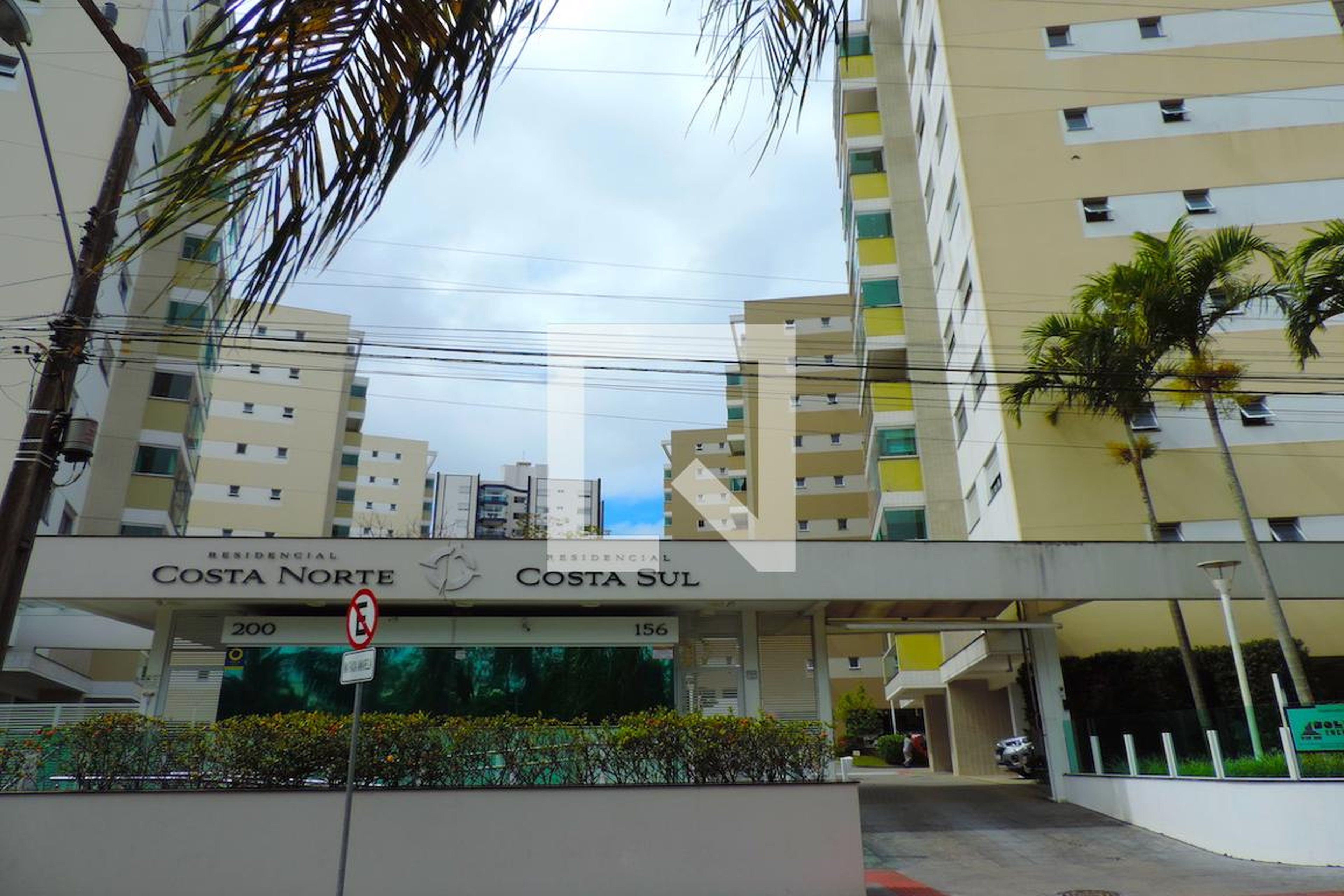 Fachada do Condomínio Condomínio Costa Sul