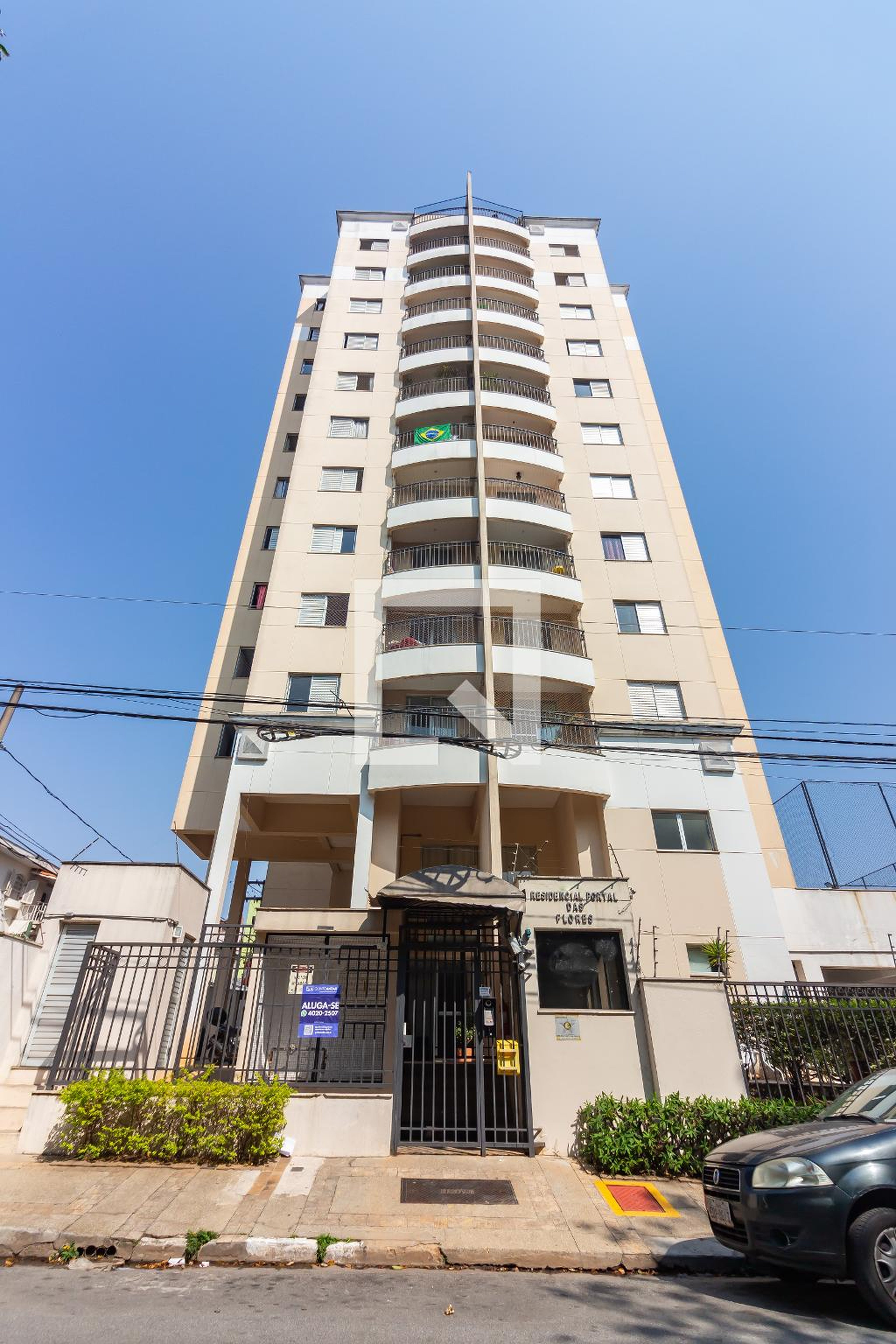 Fachada Condomínio em Rua Alberto Cortez, 868