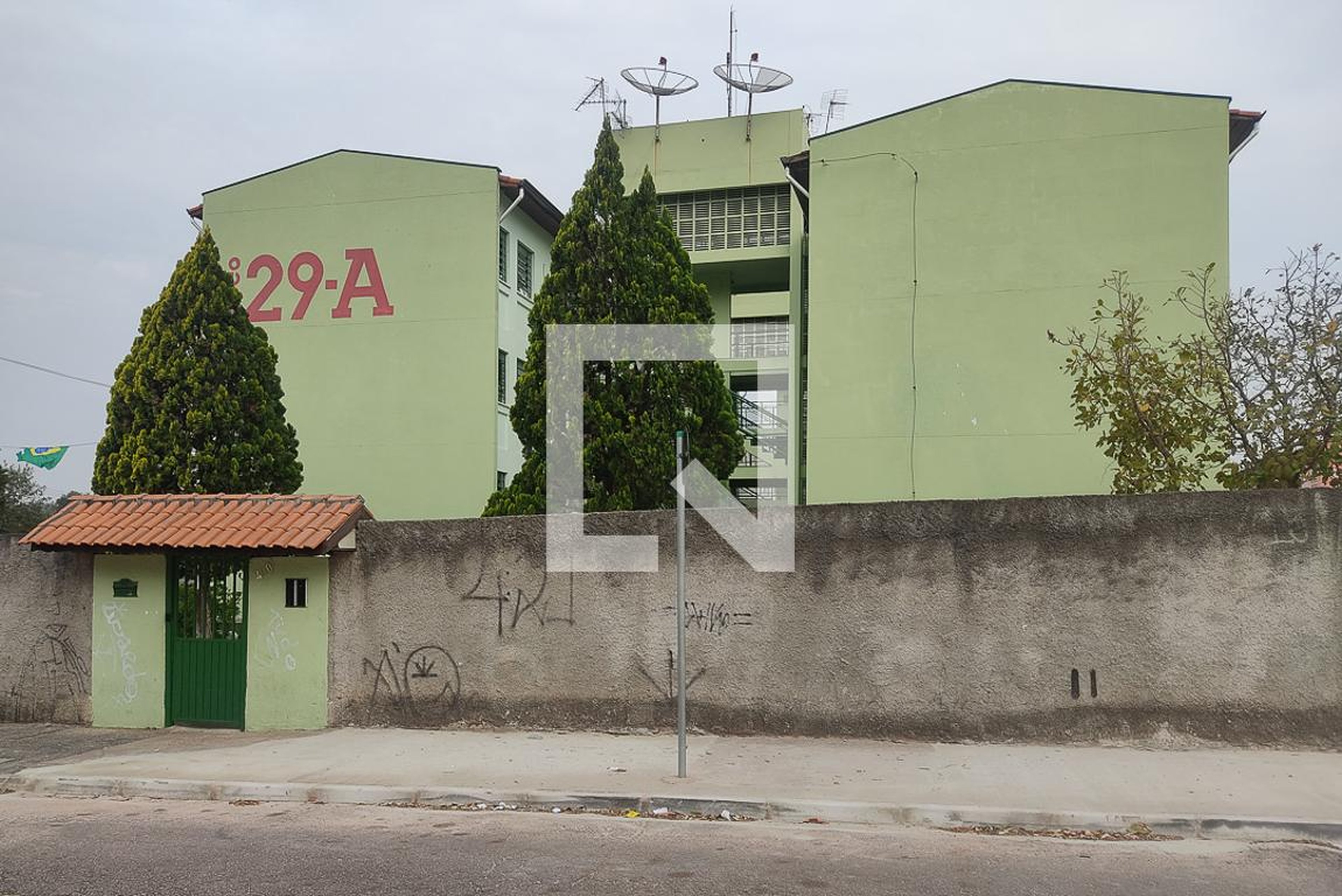 Fachada do Condomínio Condomínio Morada das Vinhas