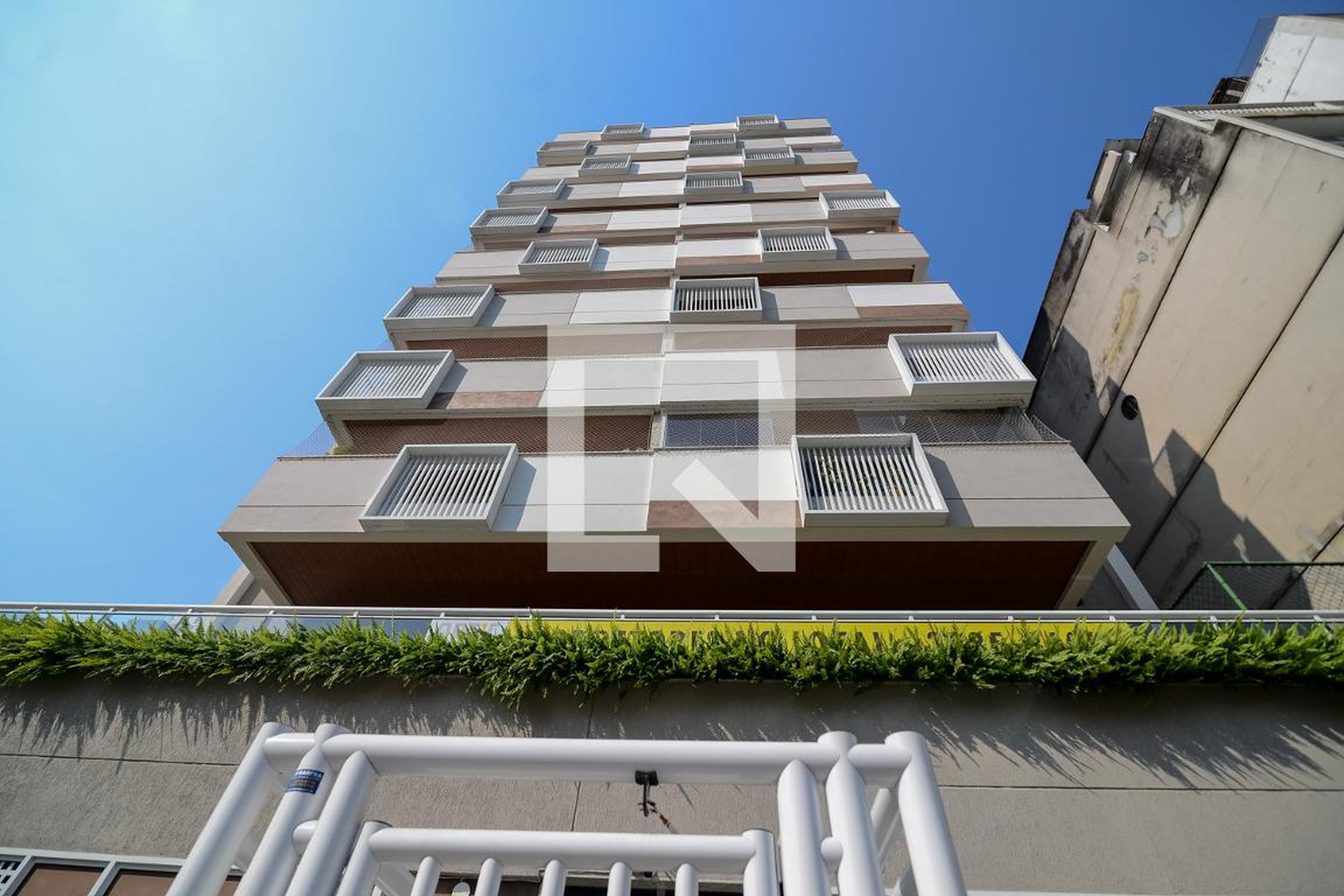 Fachada Condomínio em Rua Tobias Moscoso, 40