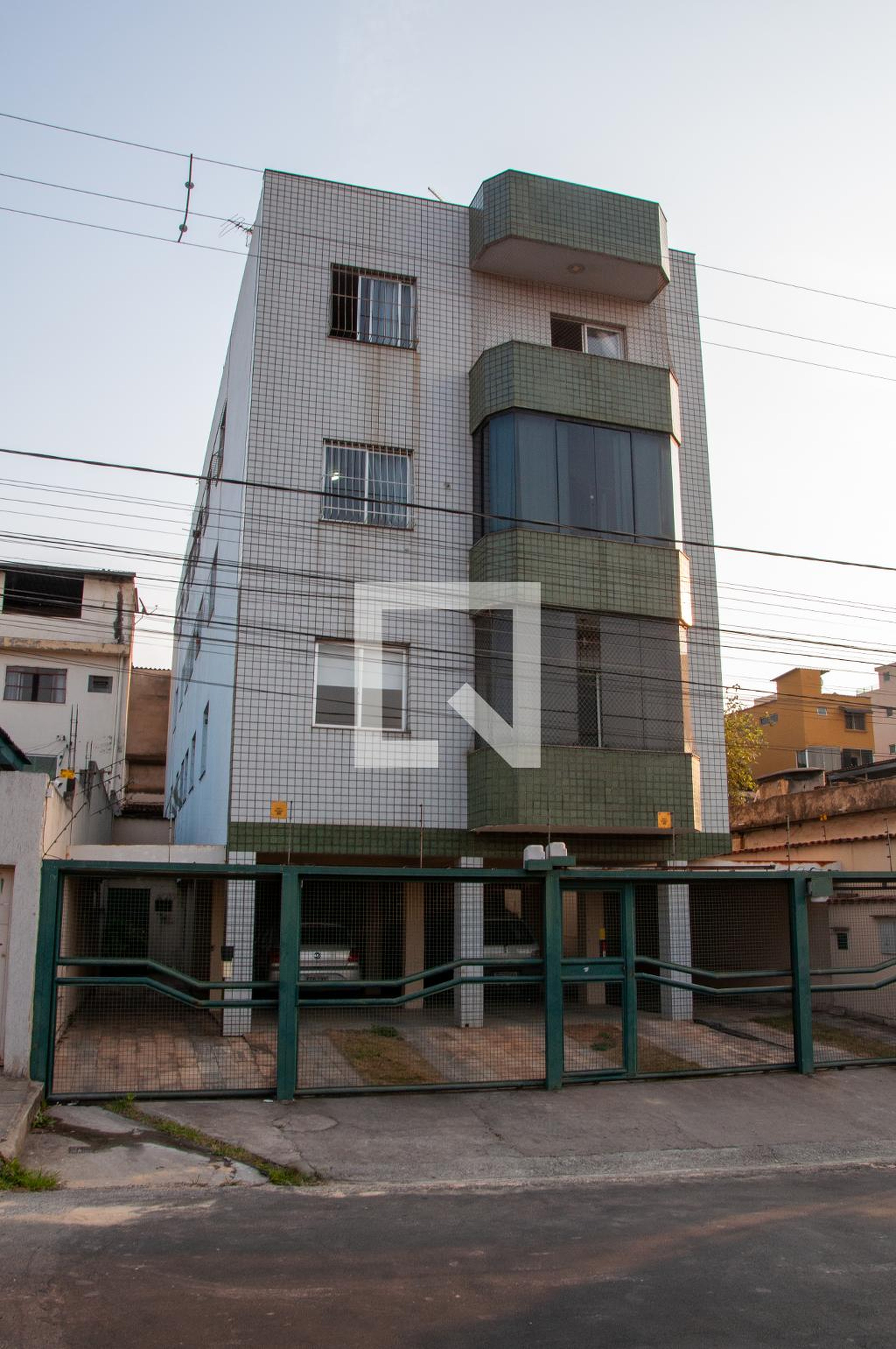 Fachada Condomínio em Rua Rio D'ouro, 87