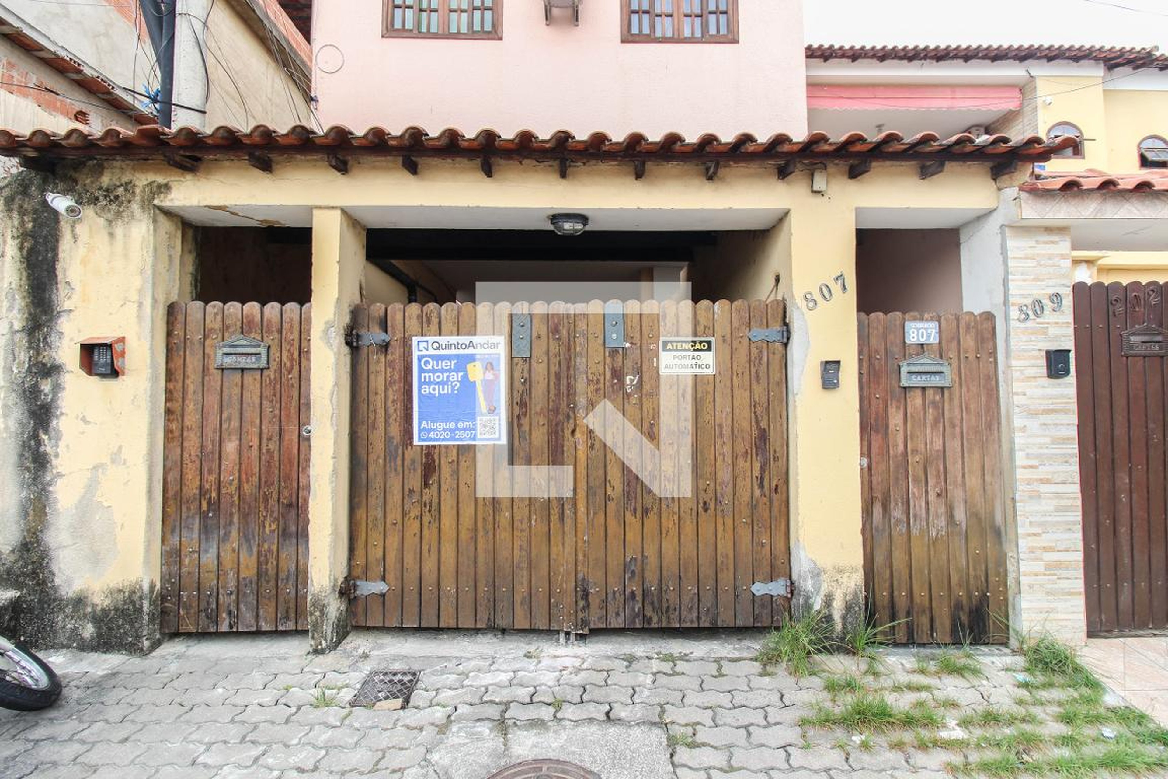 Fachada Condomínio em Rua João de Castro, 807