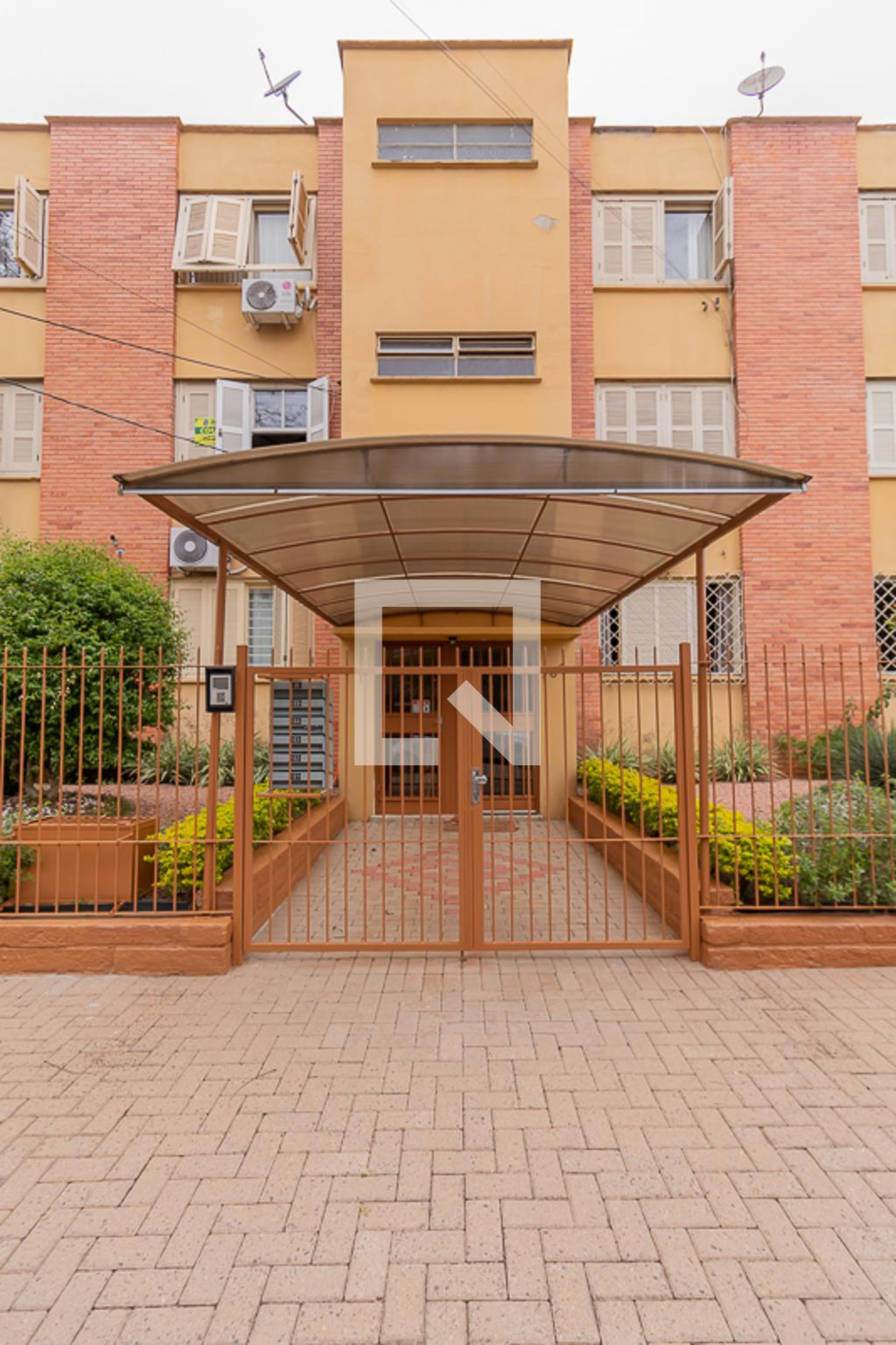 Fachada do Prédio Condomínio em Rua Leonel França, 169