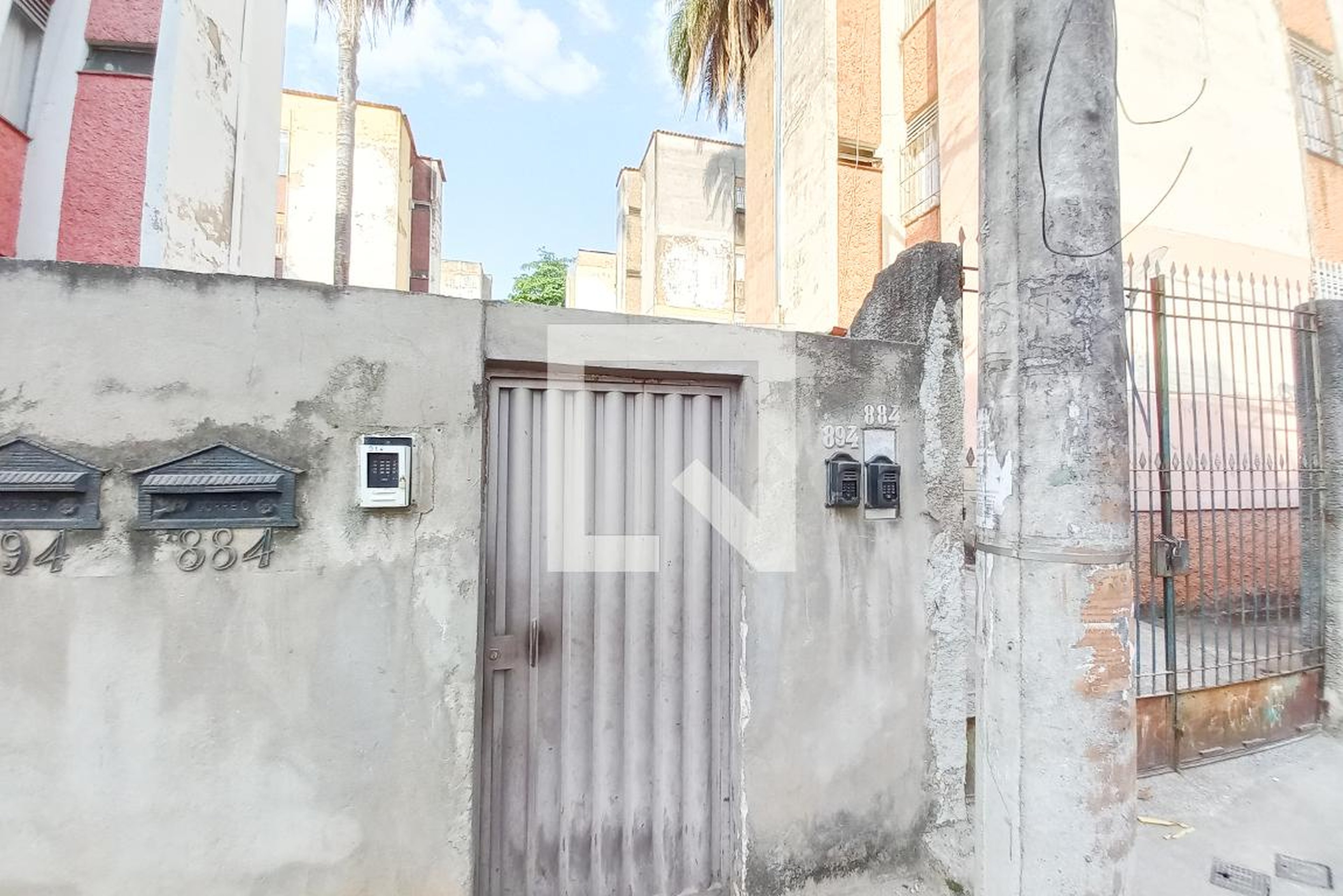 Fachada Condomínio em Rua dos Comanches, 894