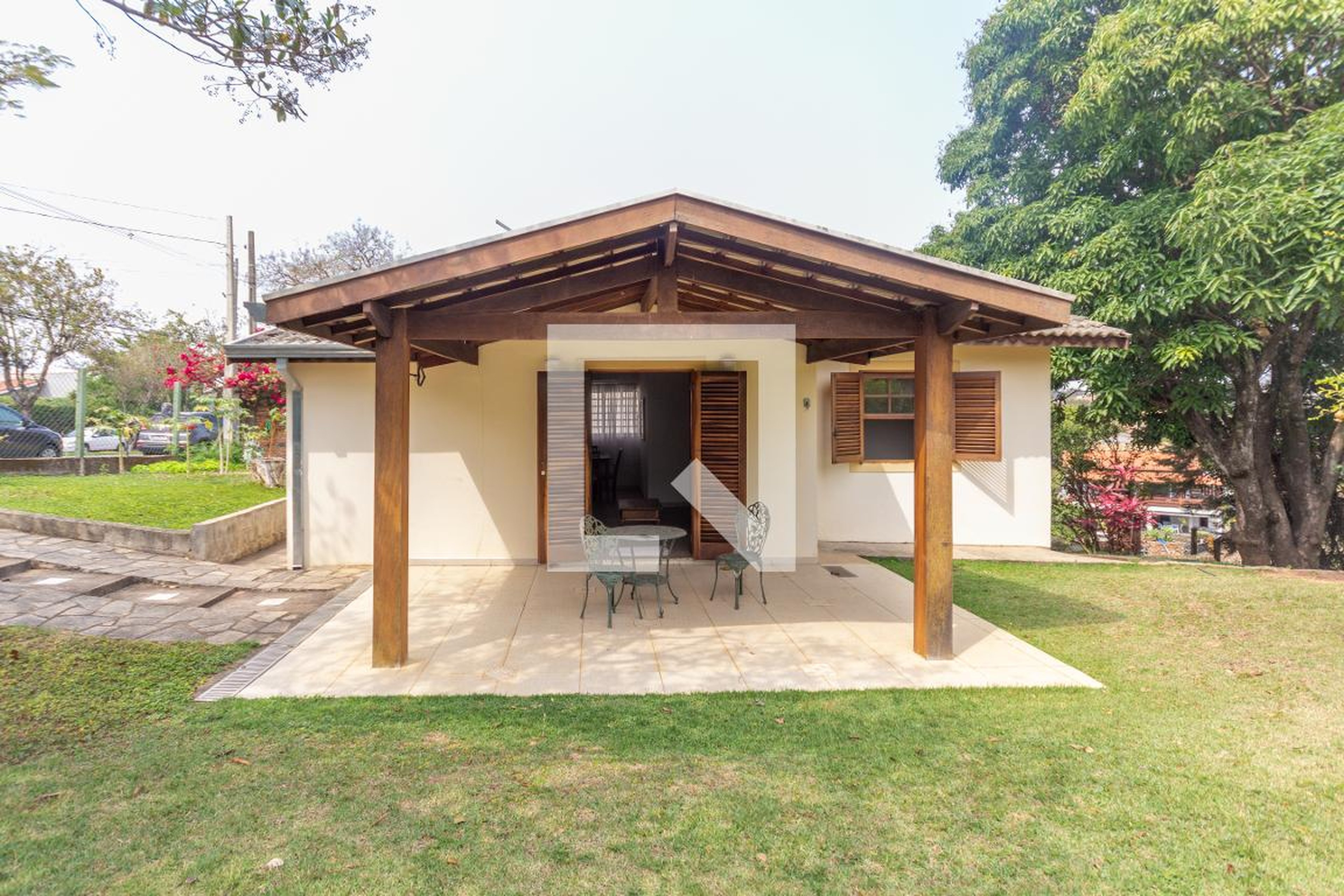 Fachada Condomínio em Avenida Jardim, 779