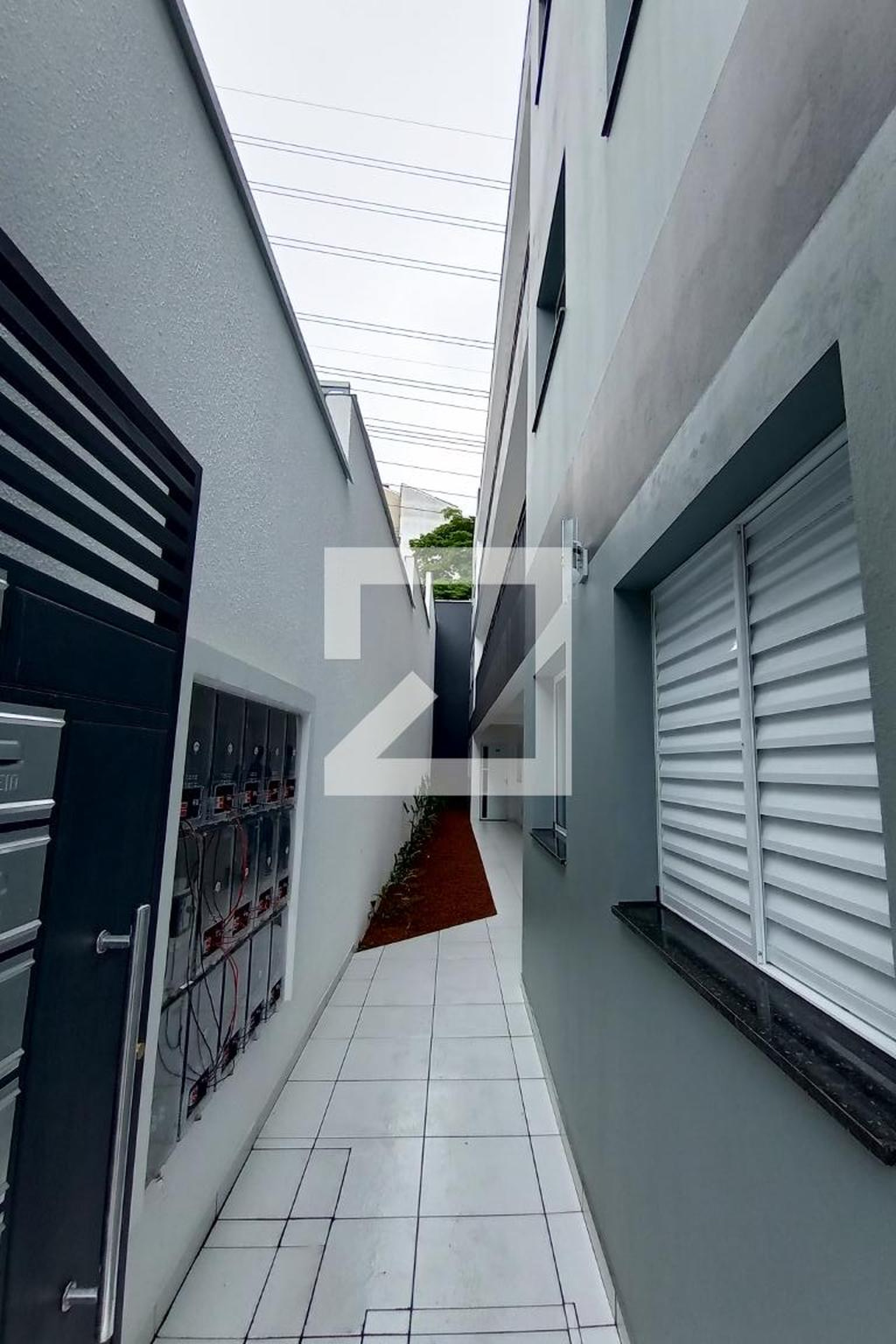 Fachada do Condomínio Condomínio em Rua Fábio Carril França, 59