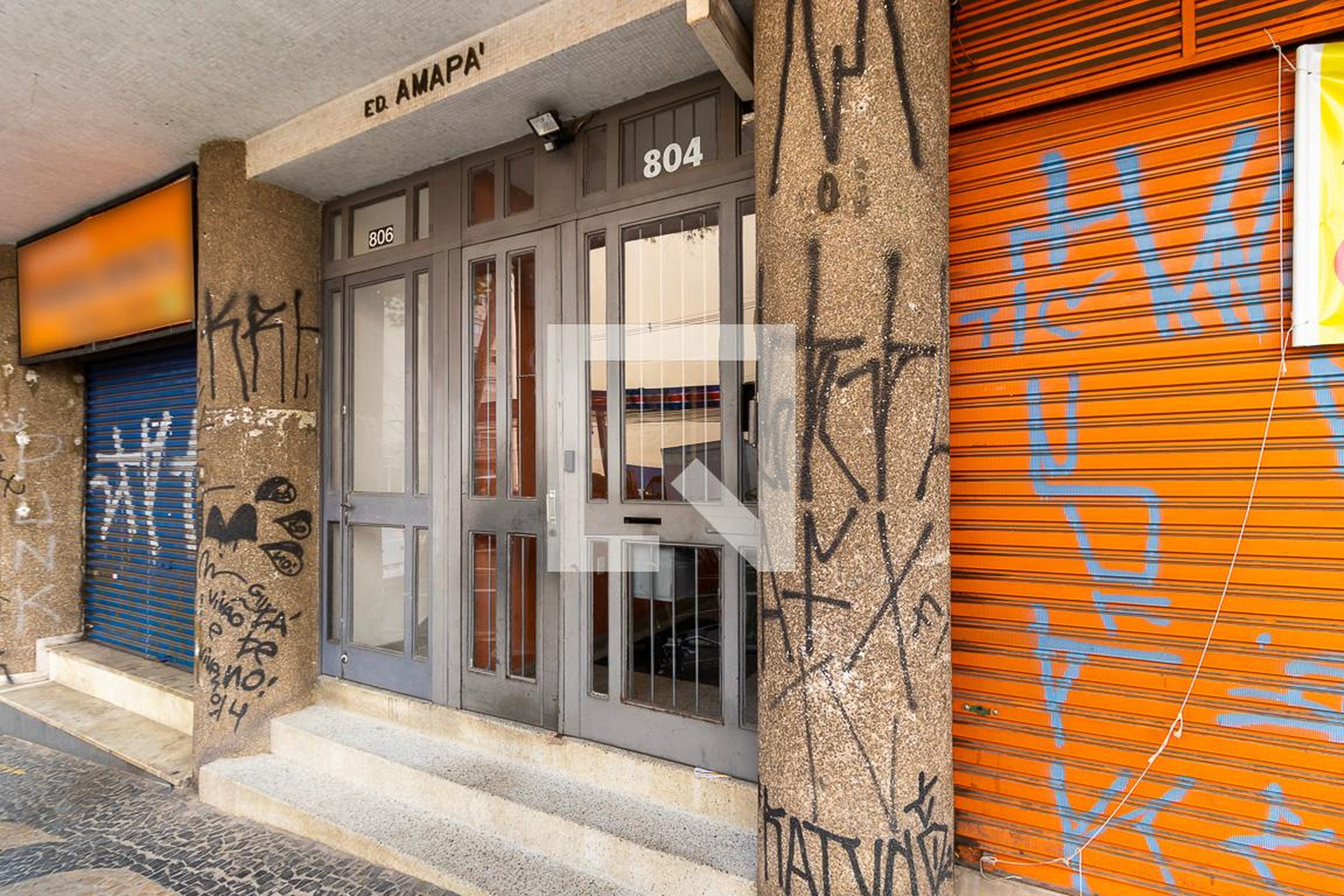 Fachada Condomínio em Rua Irmã Serafina, 804