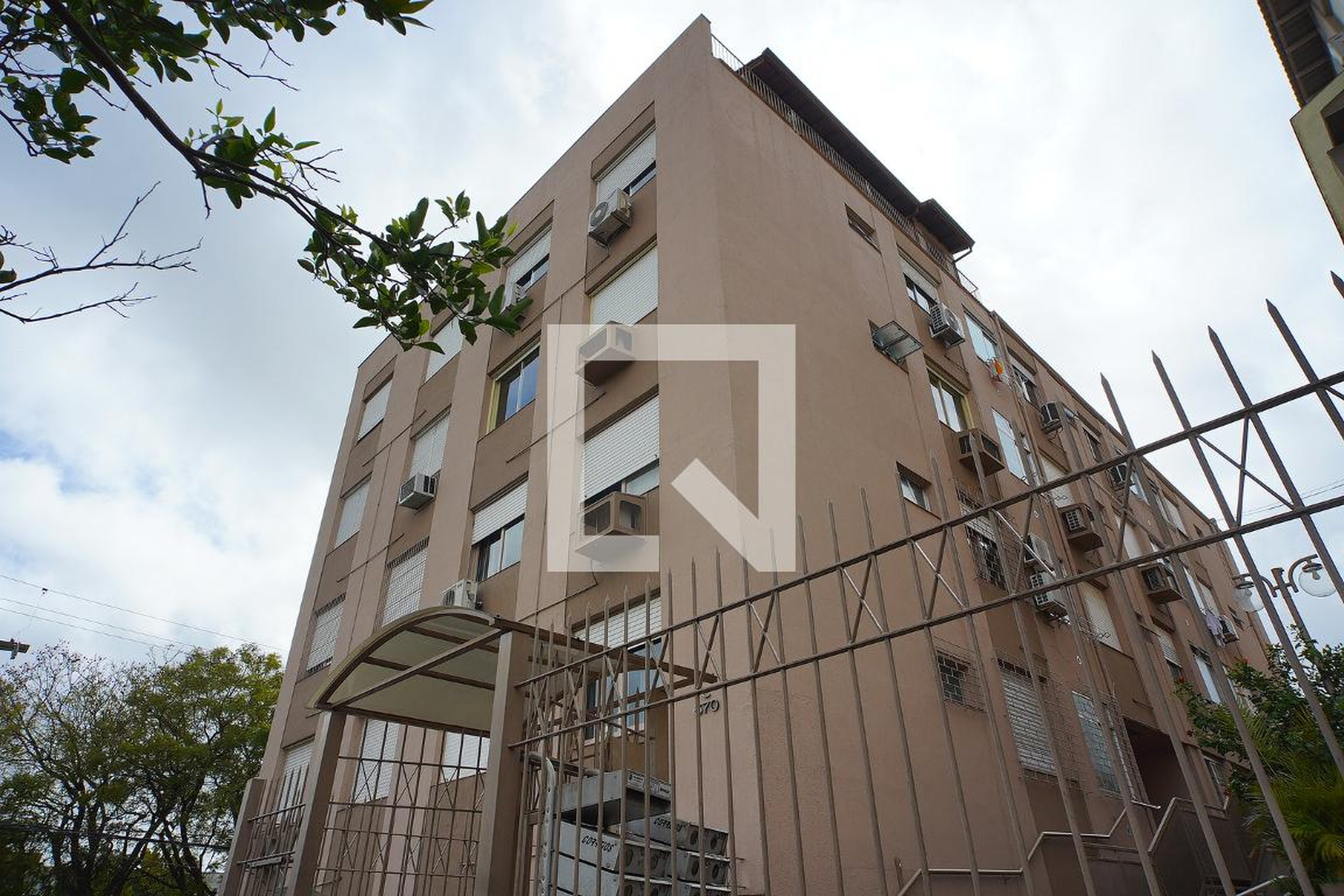 Fachada do Condomínio Condomínio em Rua Engenheiro Fernando Abreu Pereira, 670