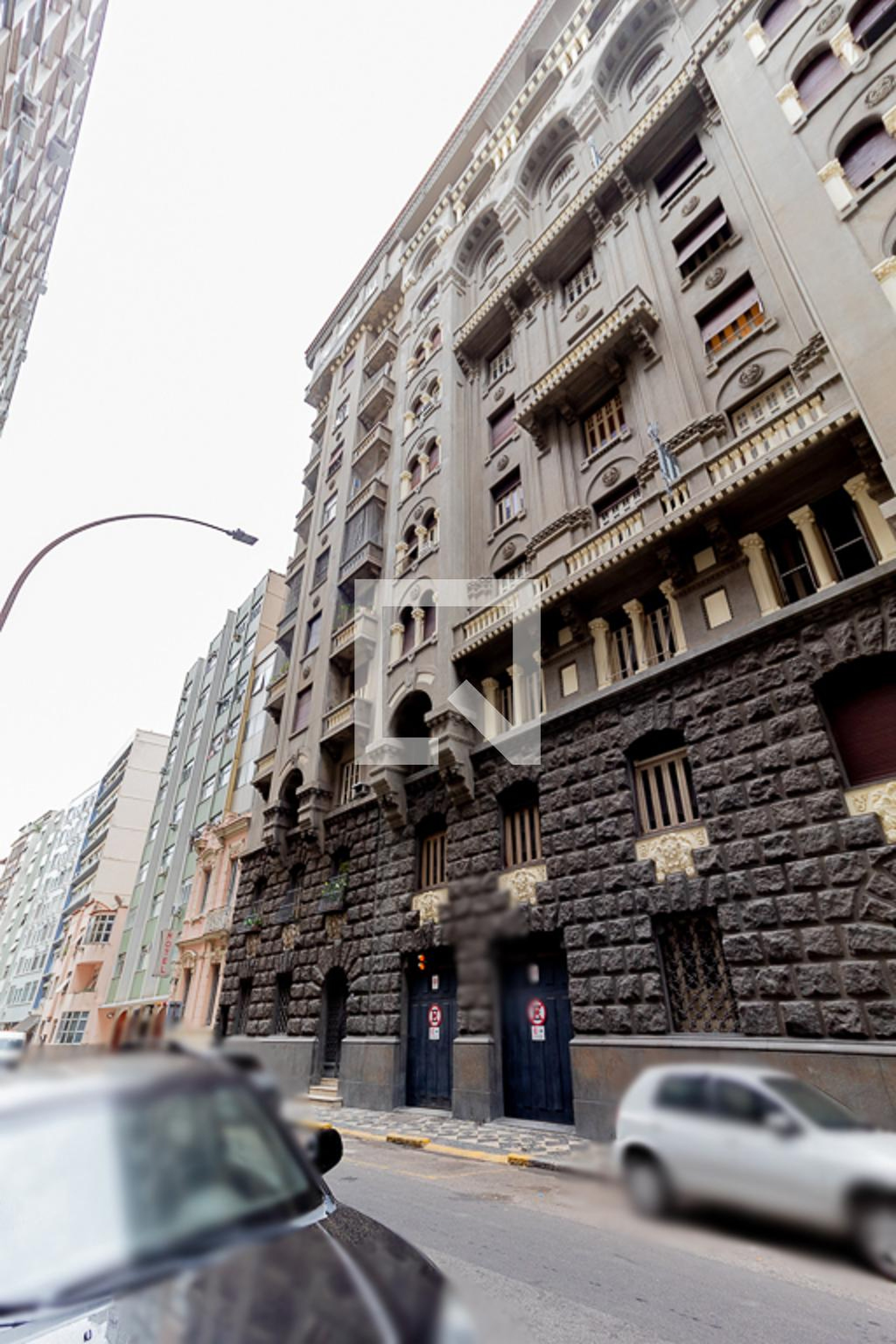 Fachada Condomínio Ferreira Viana