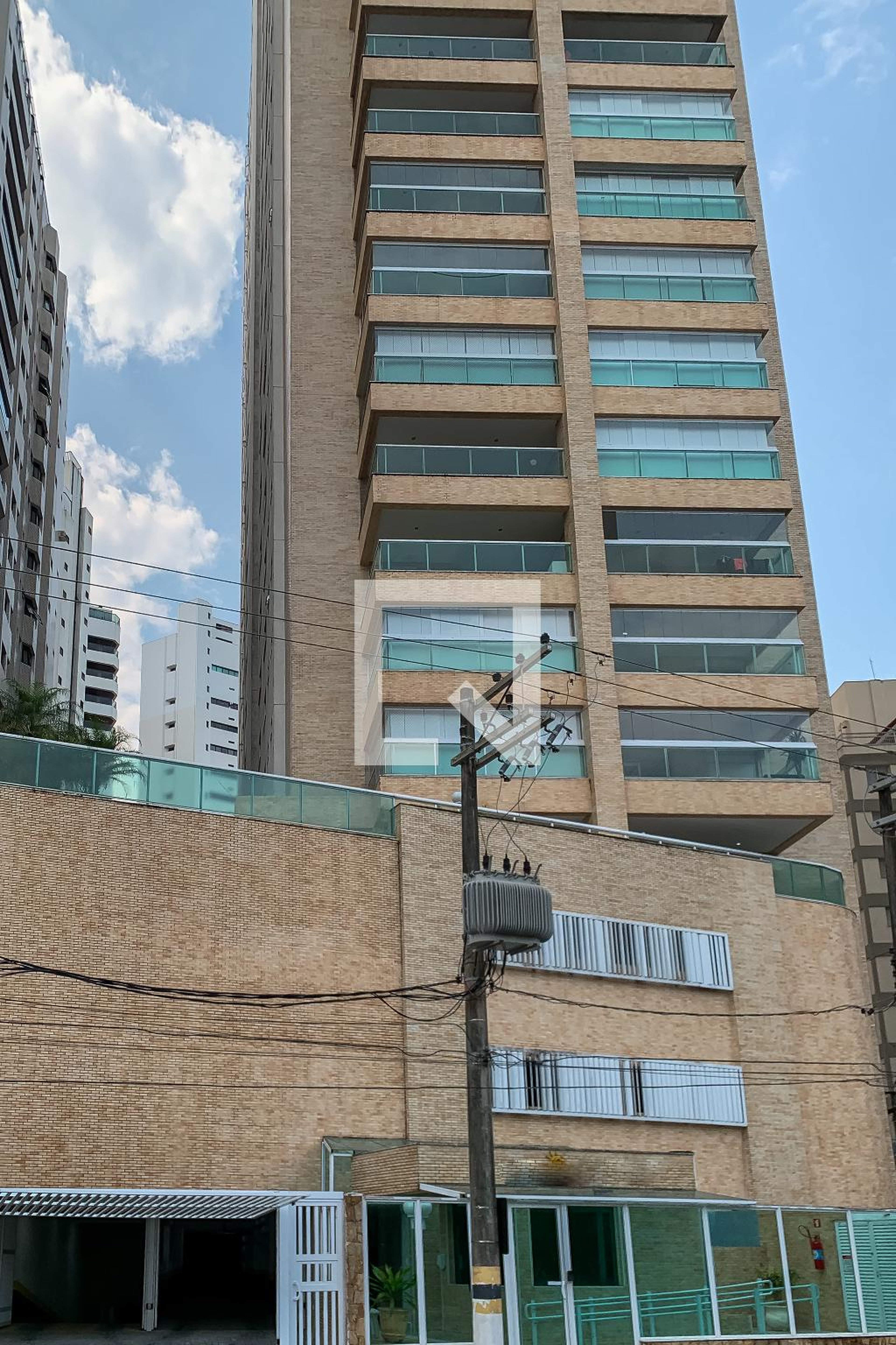 Fachada Condomínio em Rua Nelsom Cajado, 1