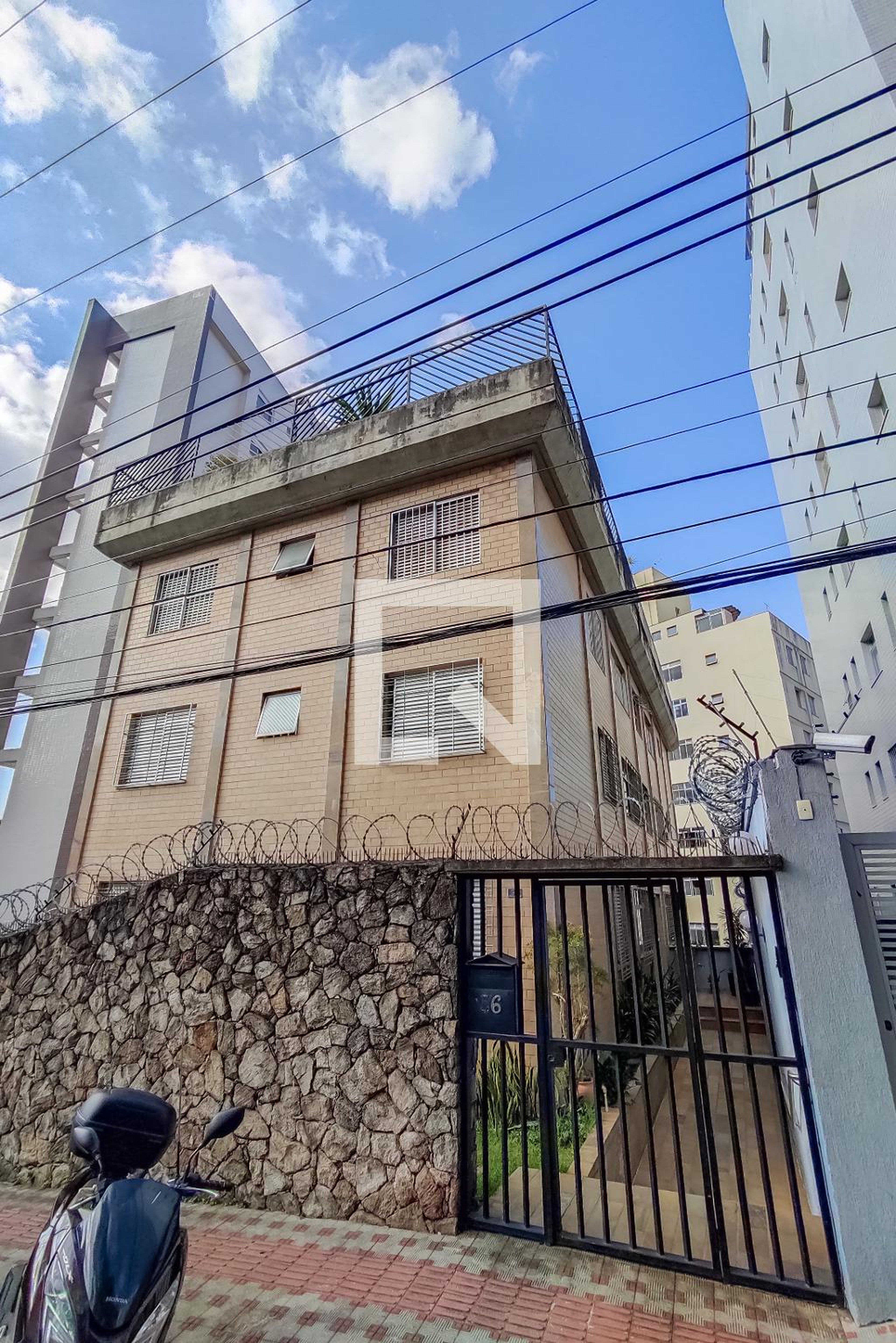 Fachada Condomínio em Rua das Guianas, 52