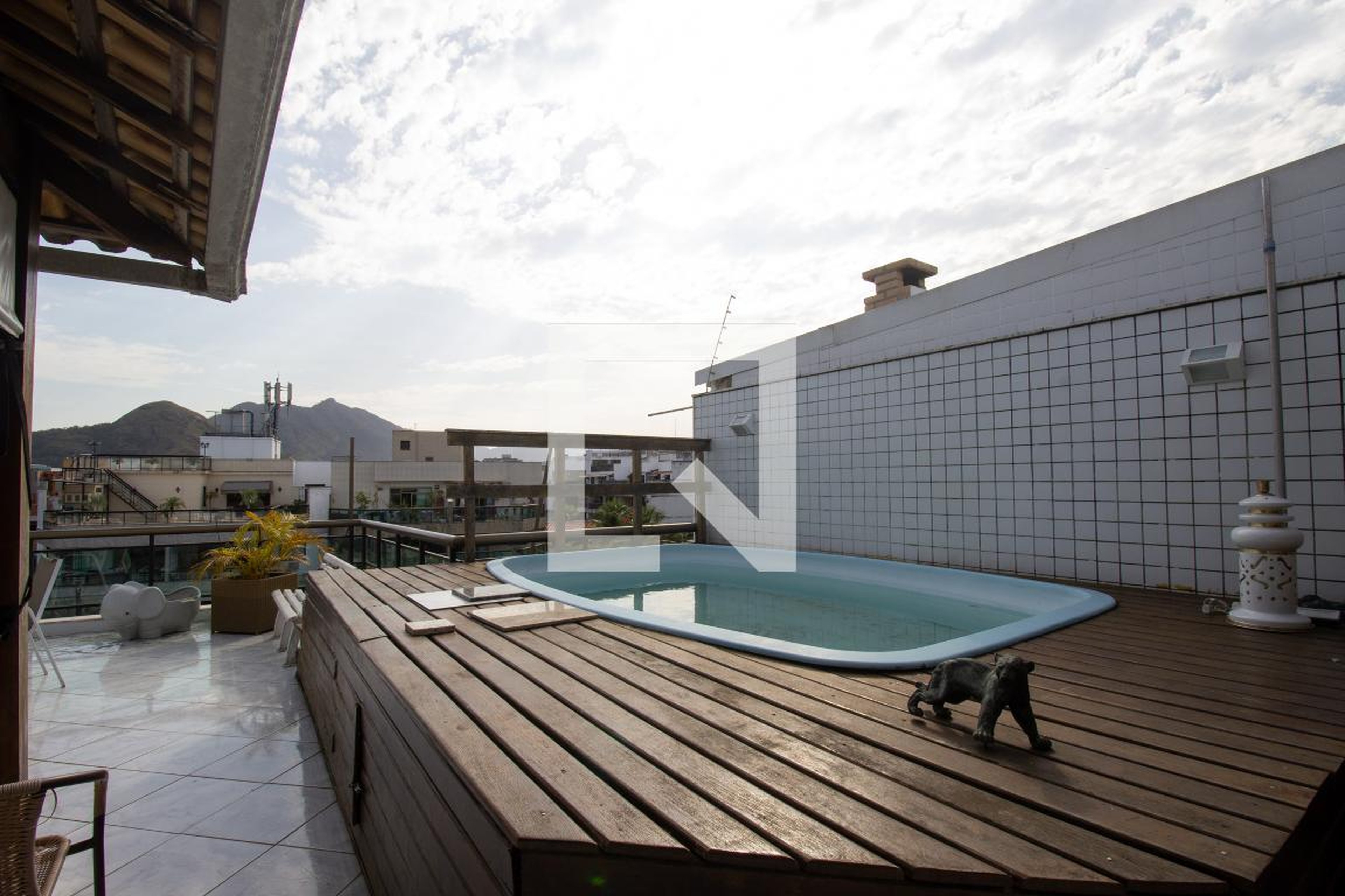 Piscina Edifício Residencial Villa Real