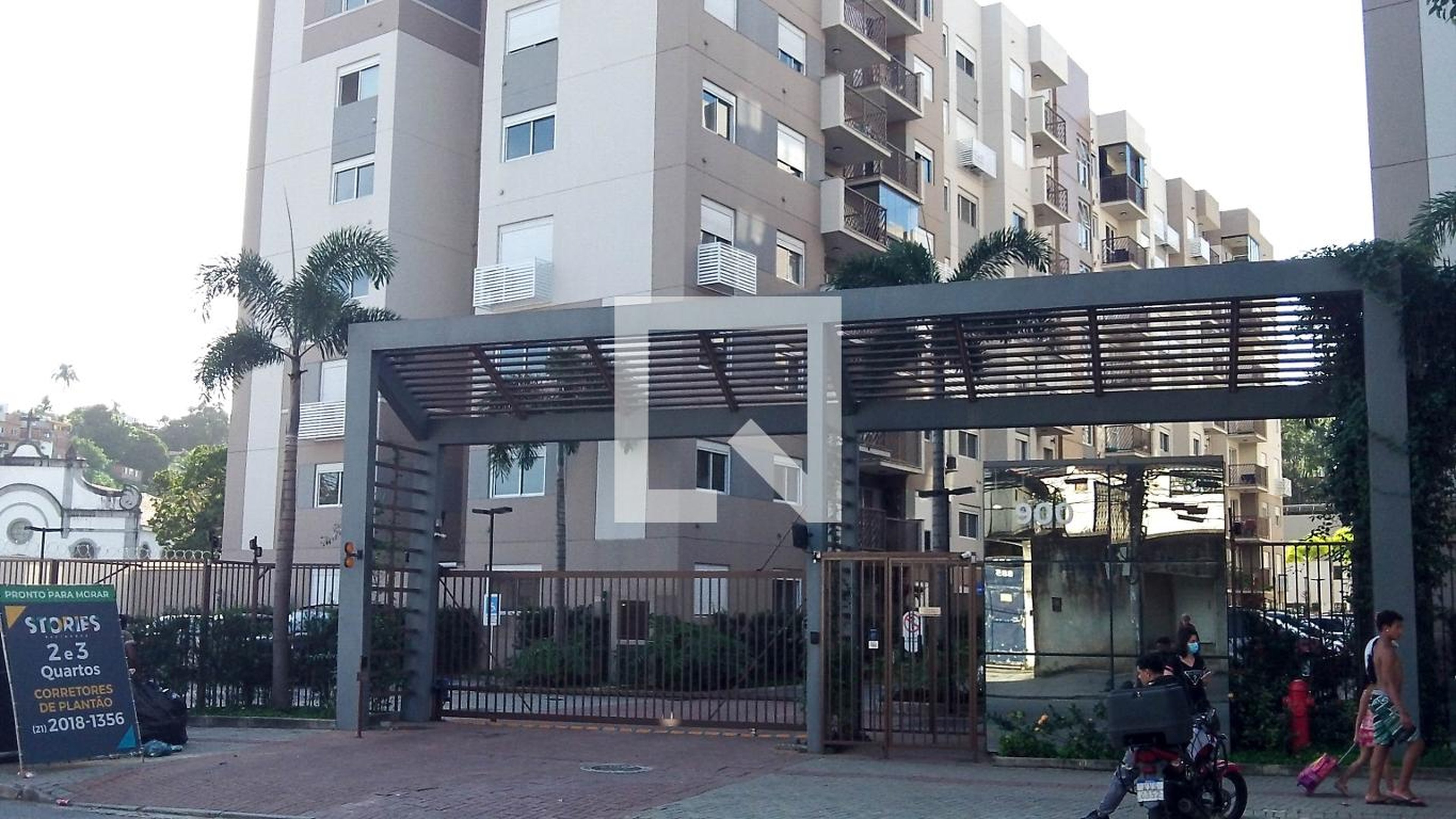 Fachada Condomínio em Rua Décio Vilares, 900