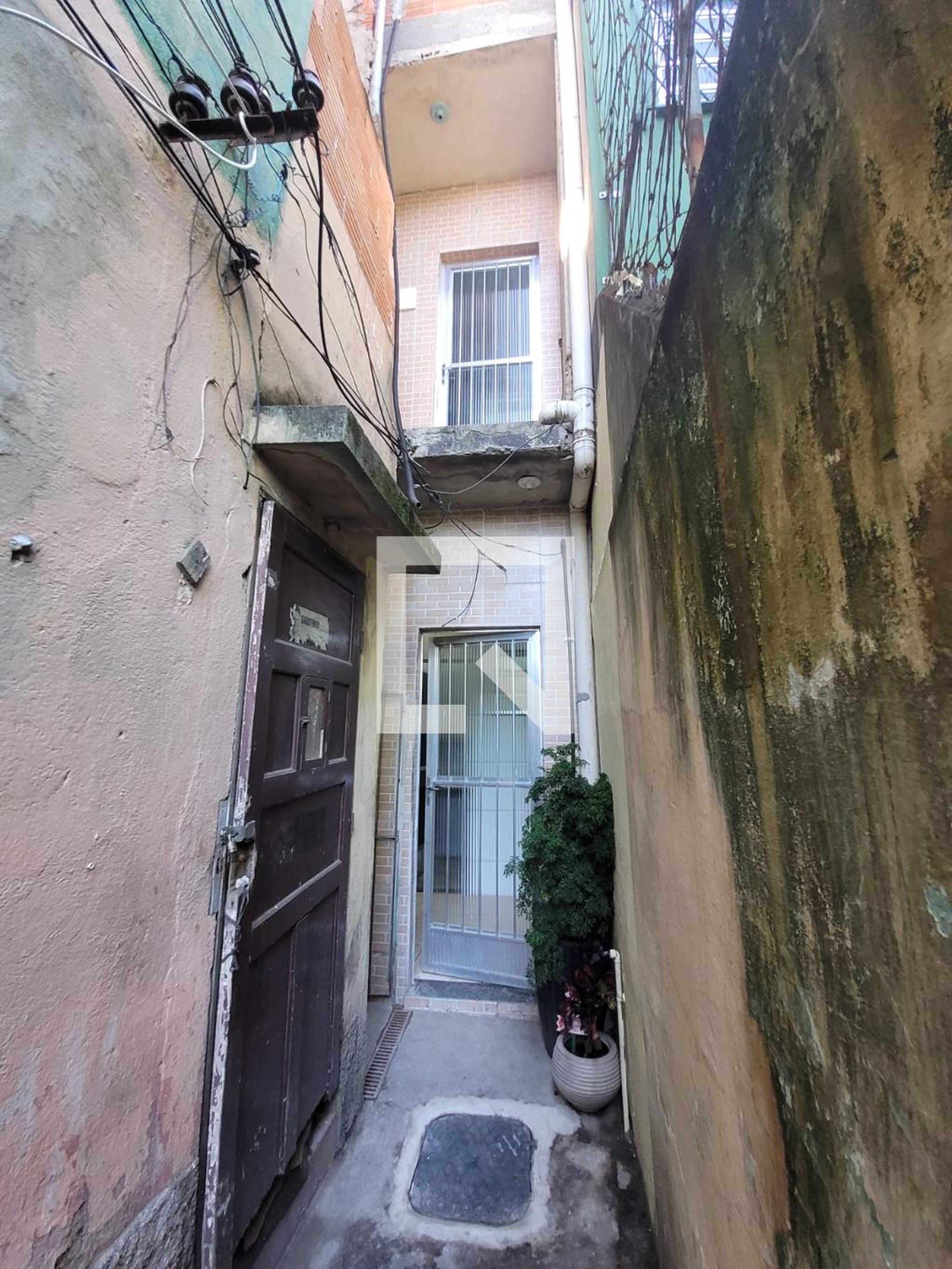 Fachada Condomínio em Rua Ministro Artur Costa, 185