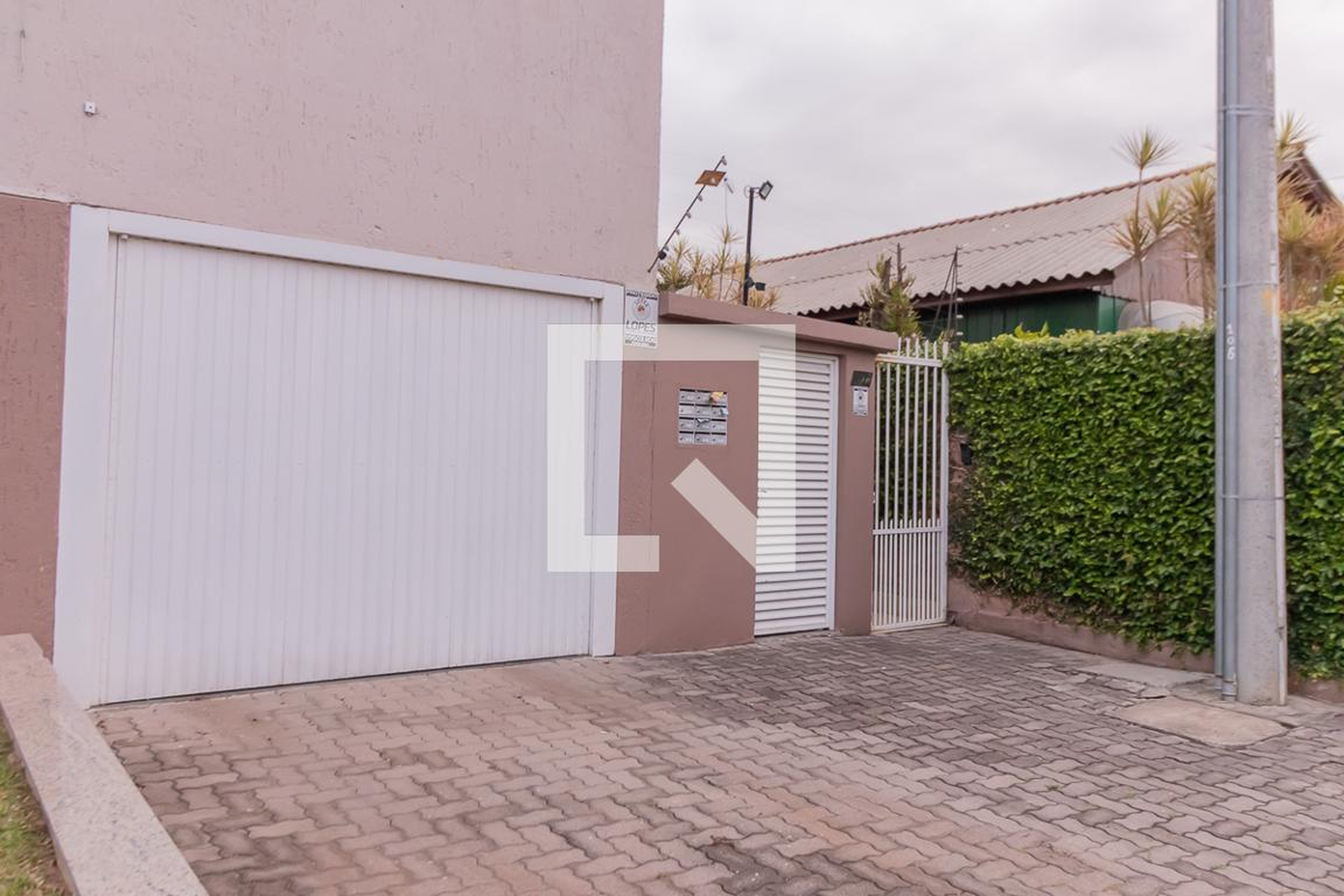 Fachada do Prédio Condomínio em Rua Aimoré, 106