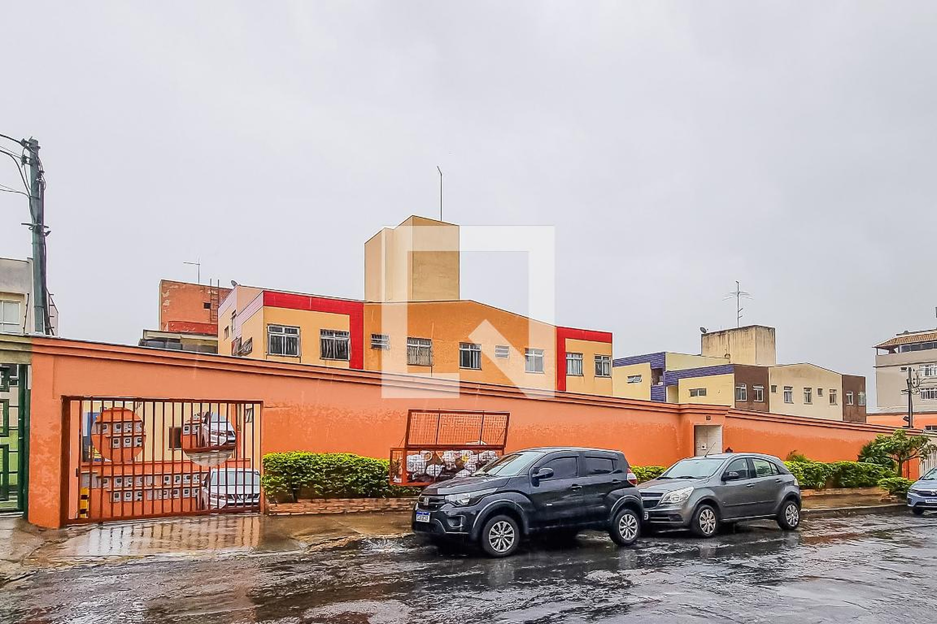 Fachada Condomínio em Rua Desembargador José Satyro, 720