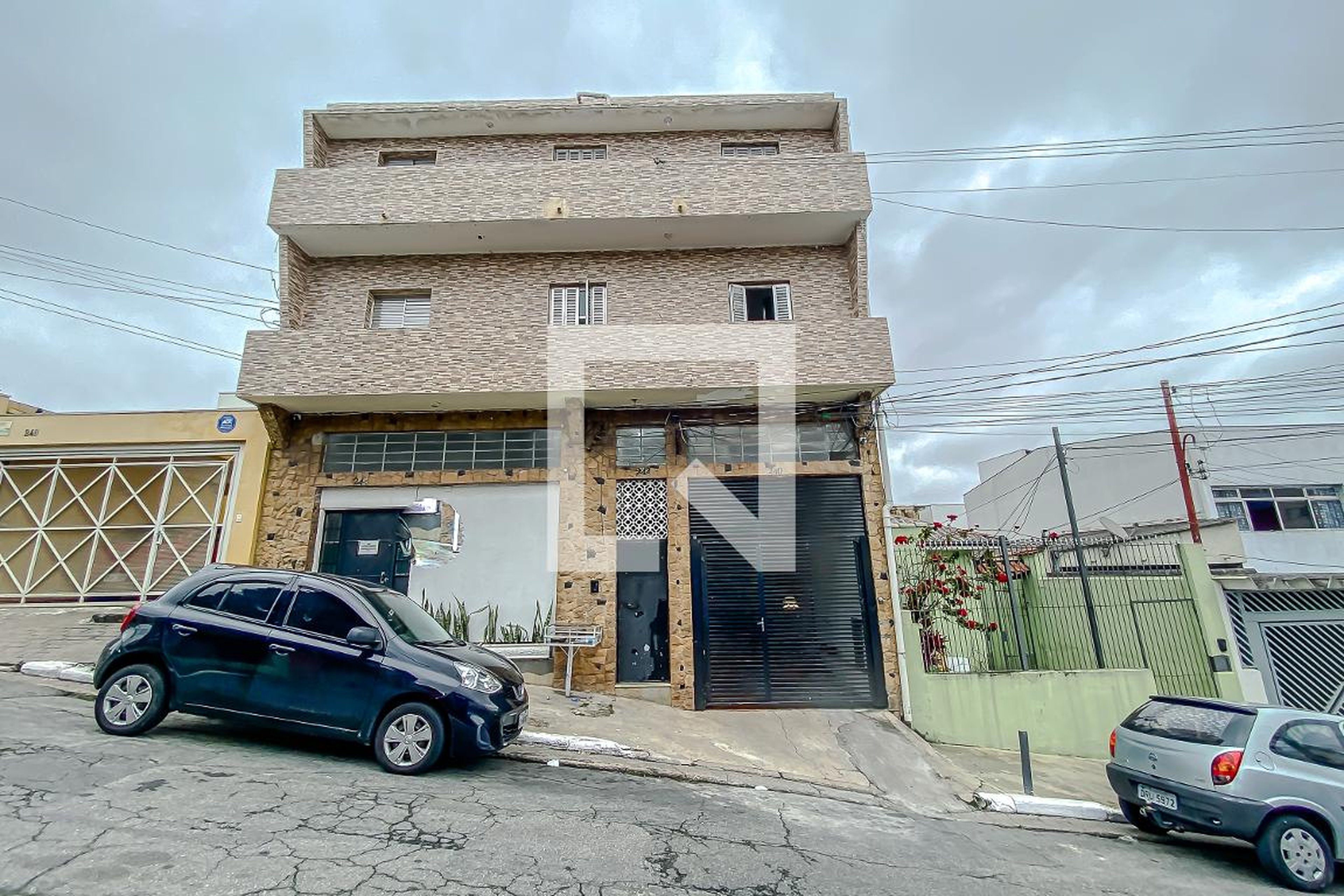 Fachada Condomínio em Rua Professor Raul Briquet, 242