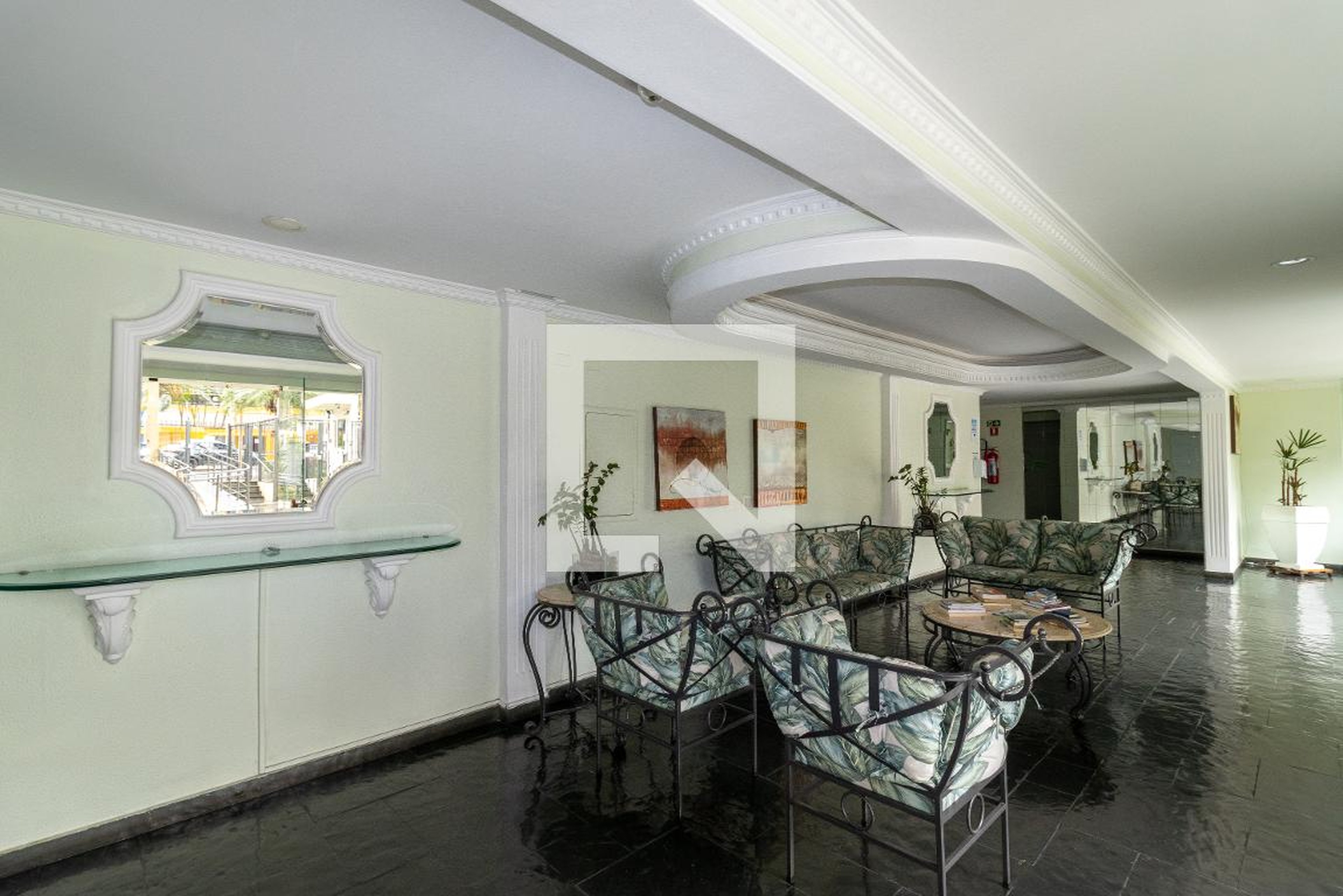 Hall de Entrada - Port D'Antibes